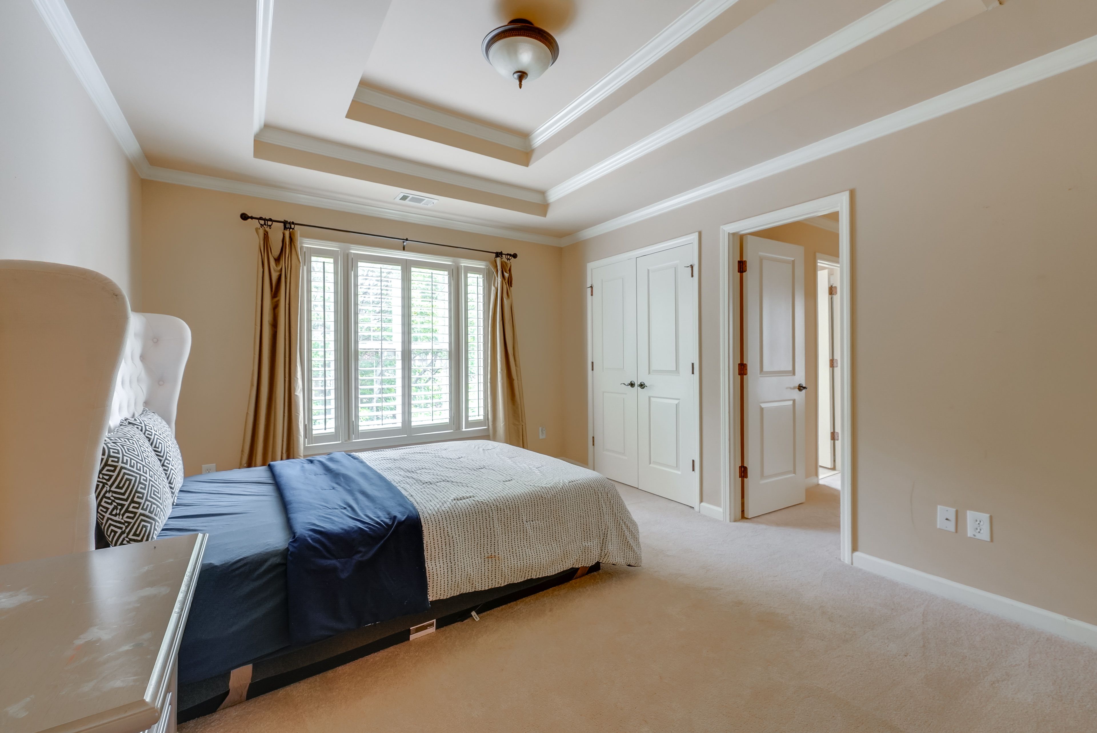 Bedroom 2 | 2nd Floor | Queen Bed