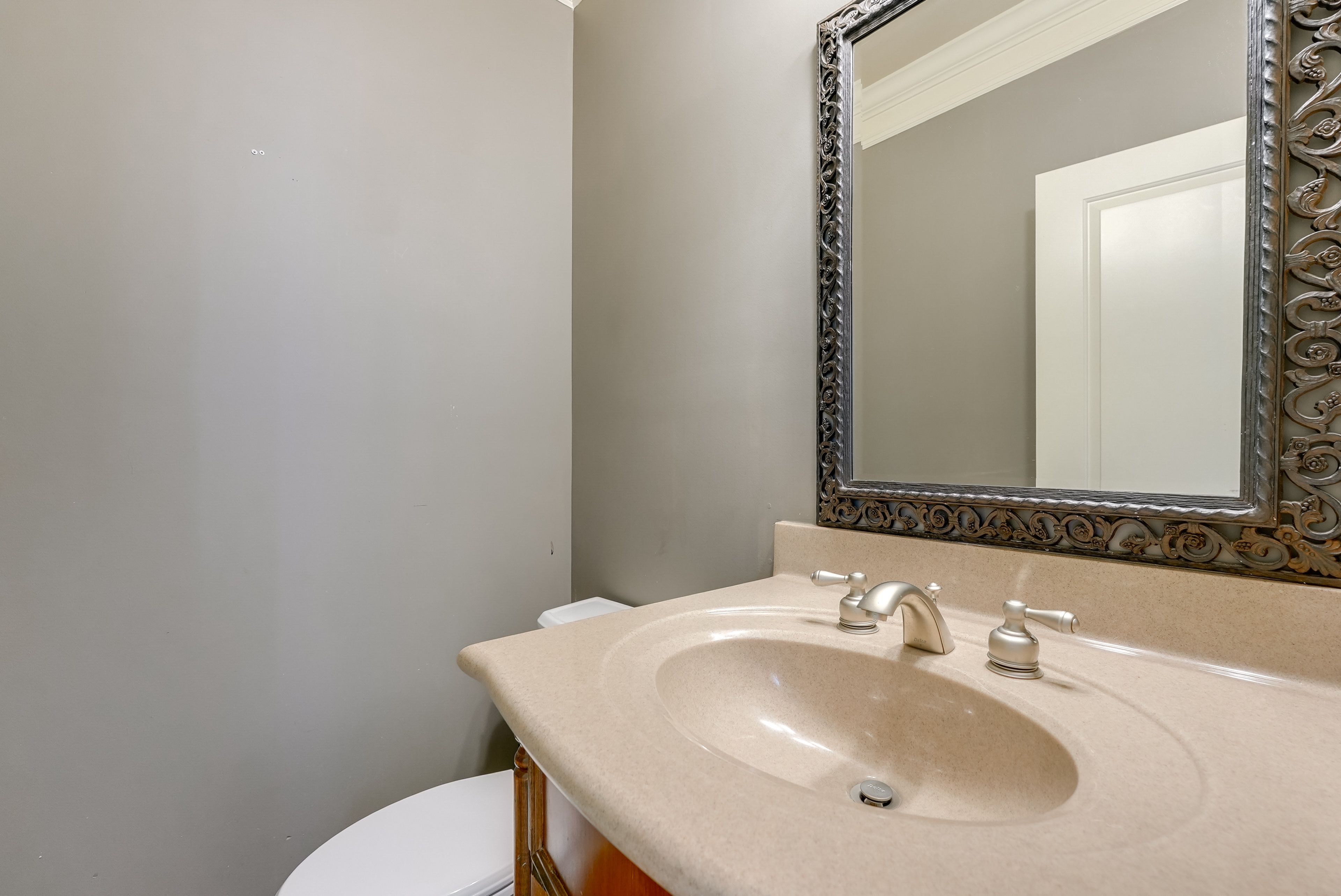Half Bathroom | 1st Floor | Complimentary Toiletries | Towels Provided
