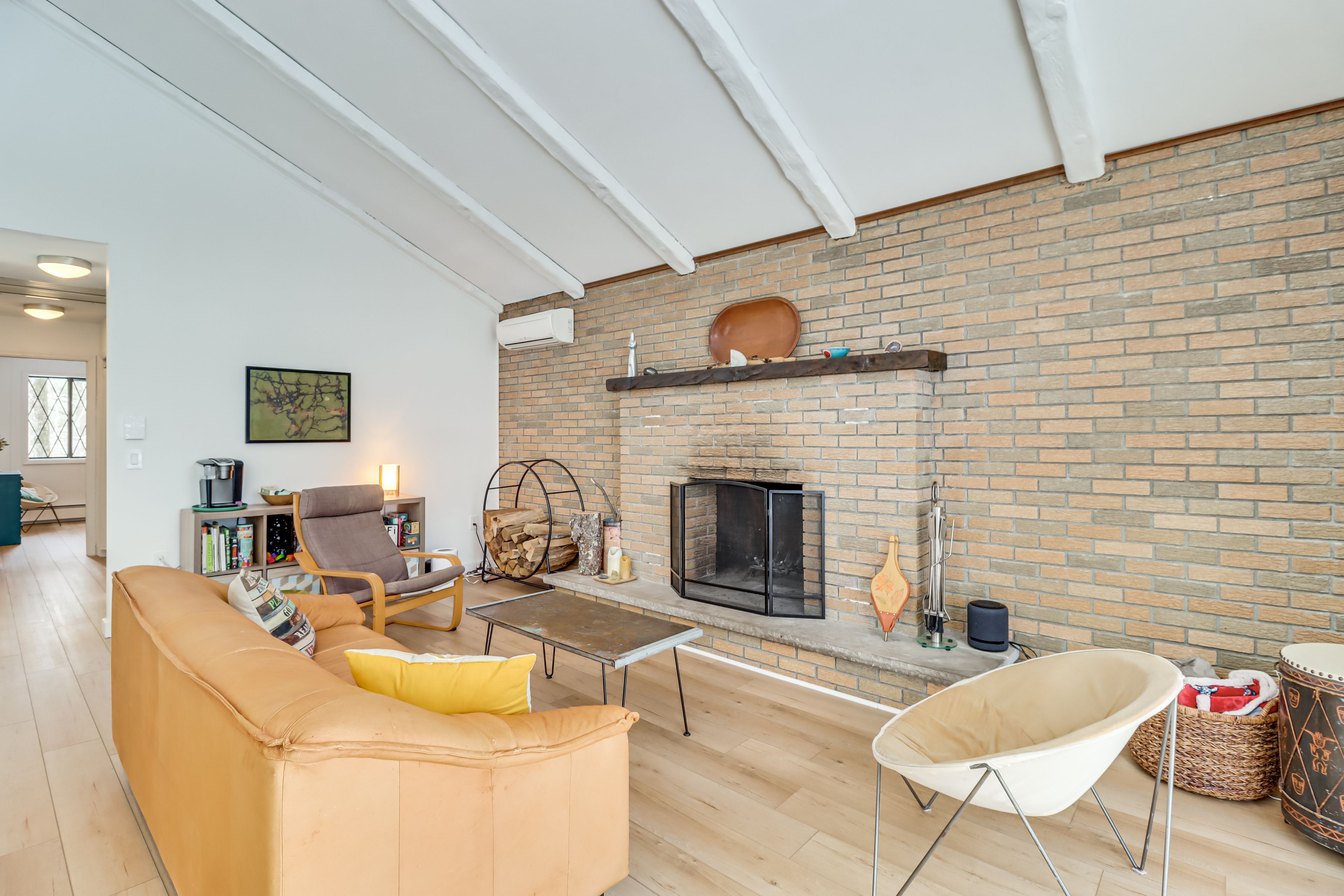 Living Room | Main Level | Fireplace | Free WiFi | Central A/C & Heat