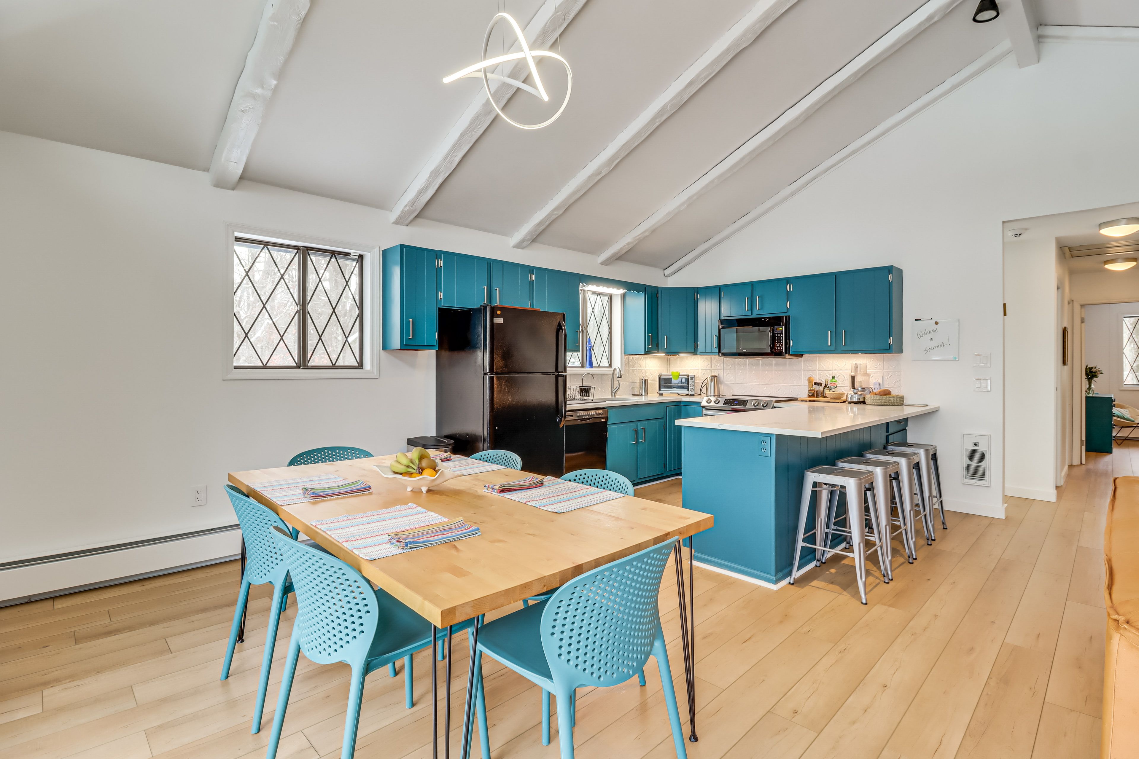 Kitchen & Dining Area | Main Level