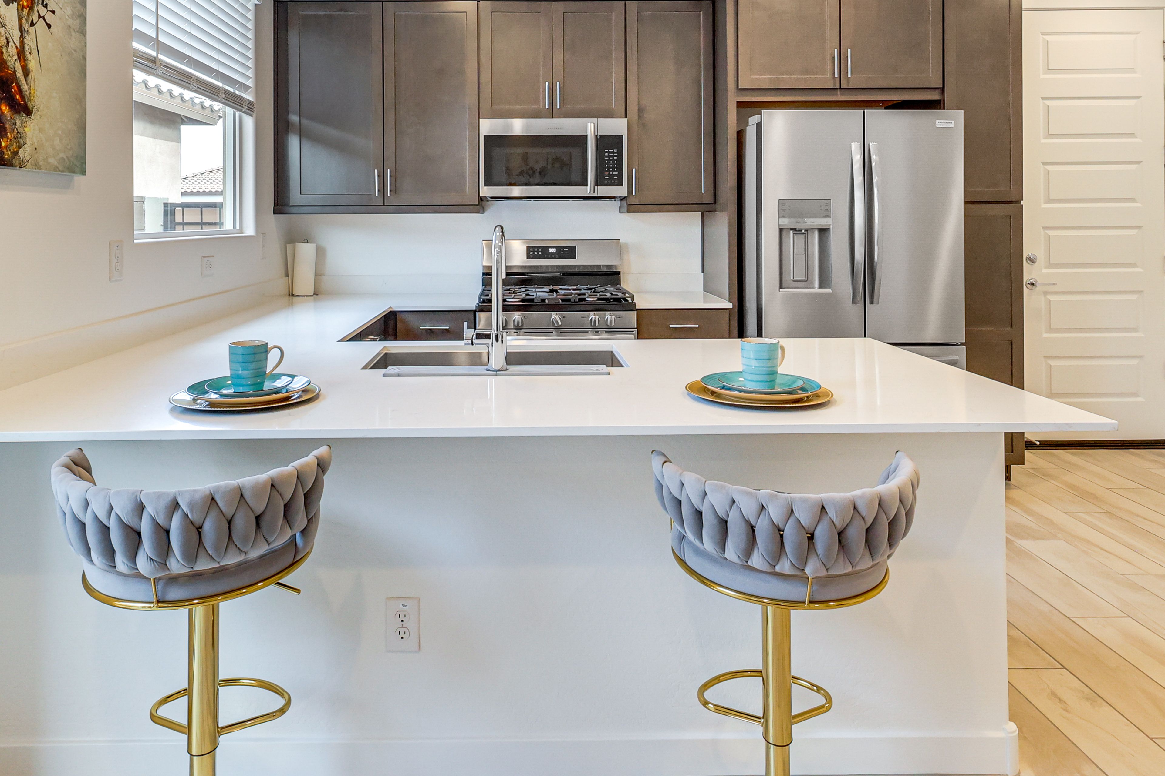 Breakfast Bar | Dishware & Flatware | Ice Maker | Single Story