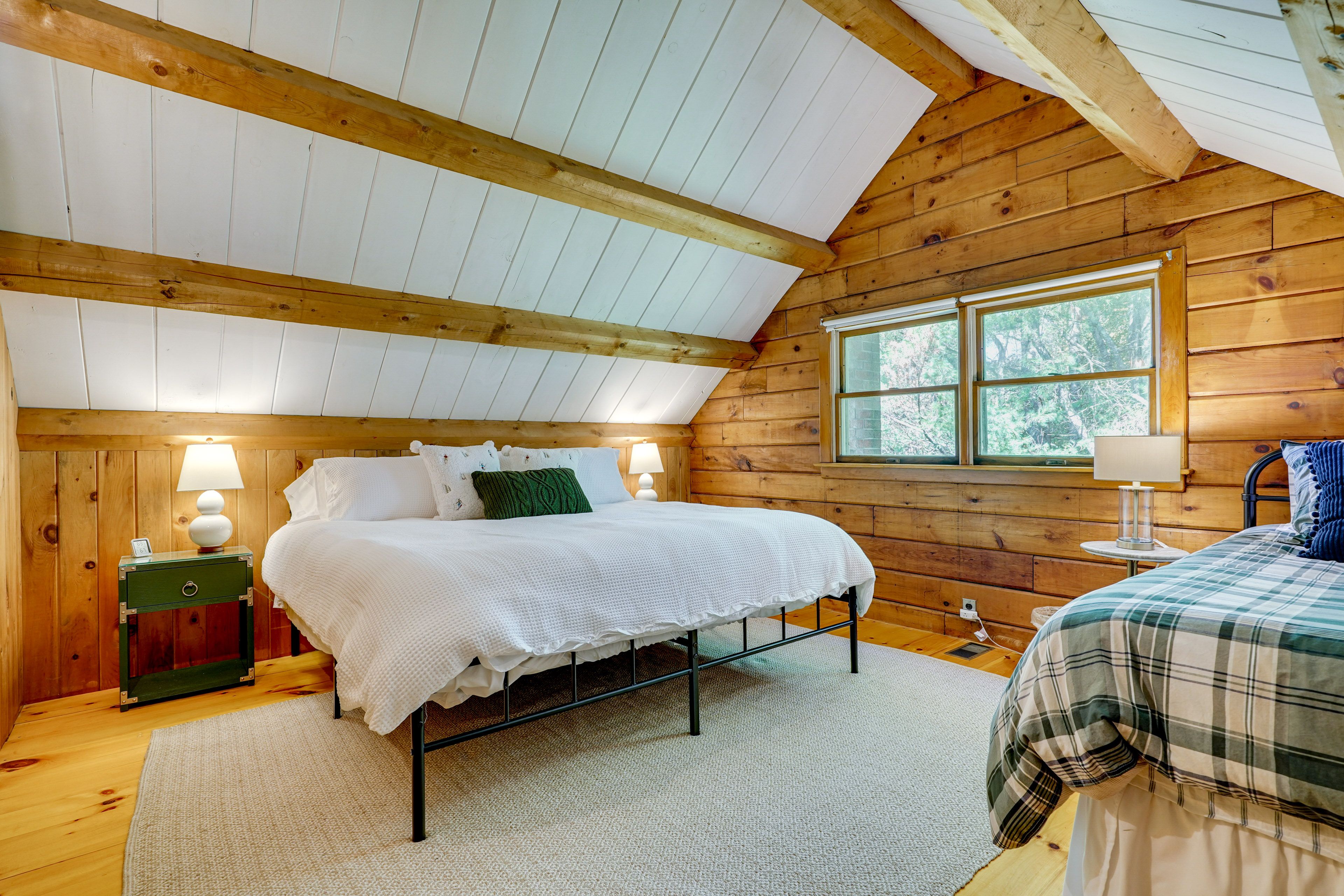 Bedroom 2 | 2nd Floor | King Bed | Twin Bed