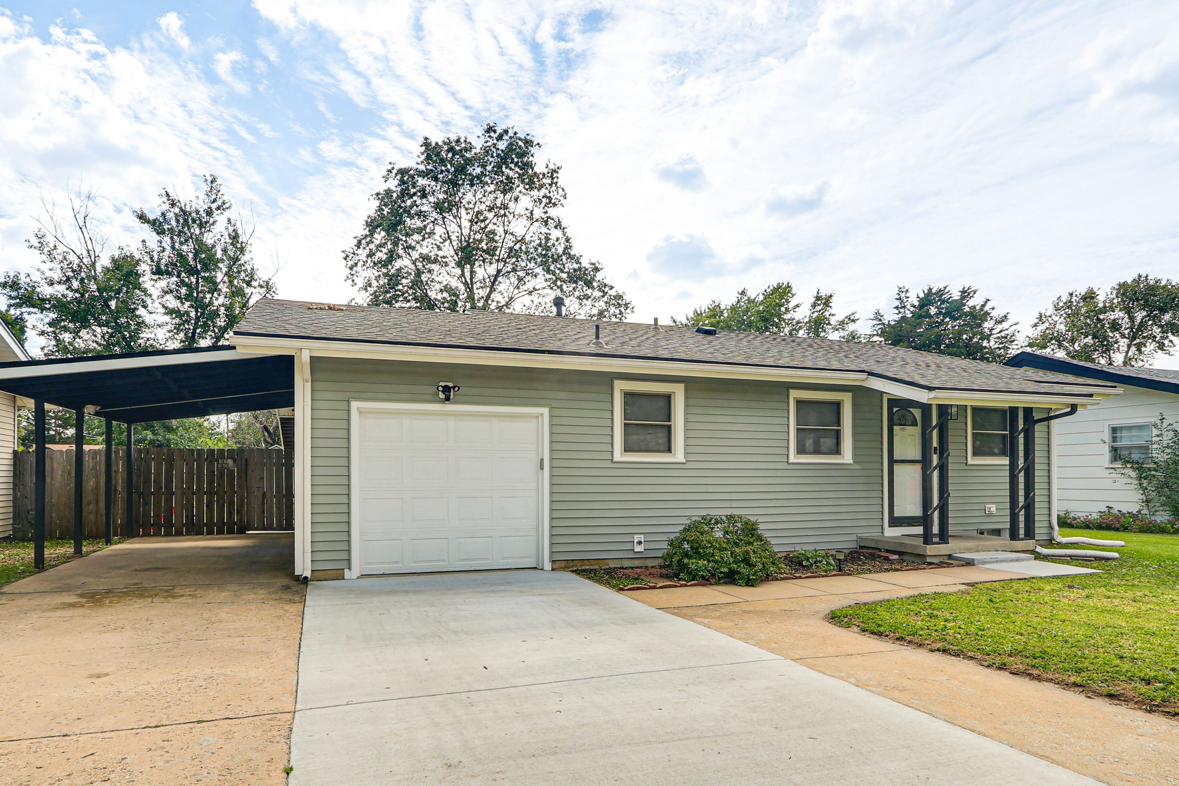 Parking | Carport (1 Vehicle) | Driveway (2 Vehicles)