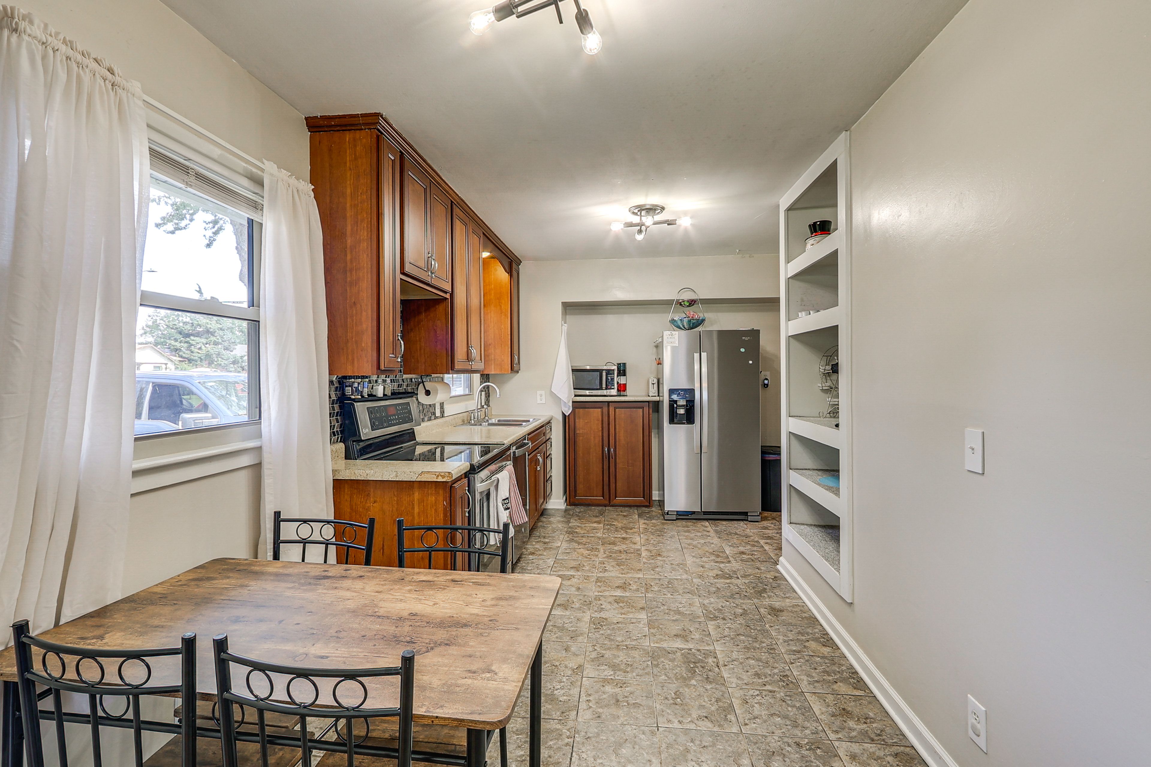 Dining Area/Kitchen | Single-Story Home | Cooking Basics