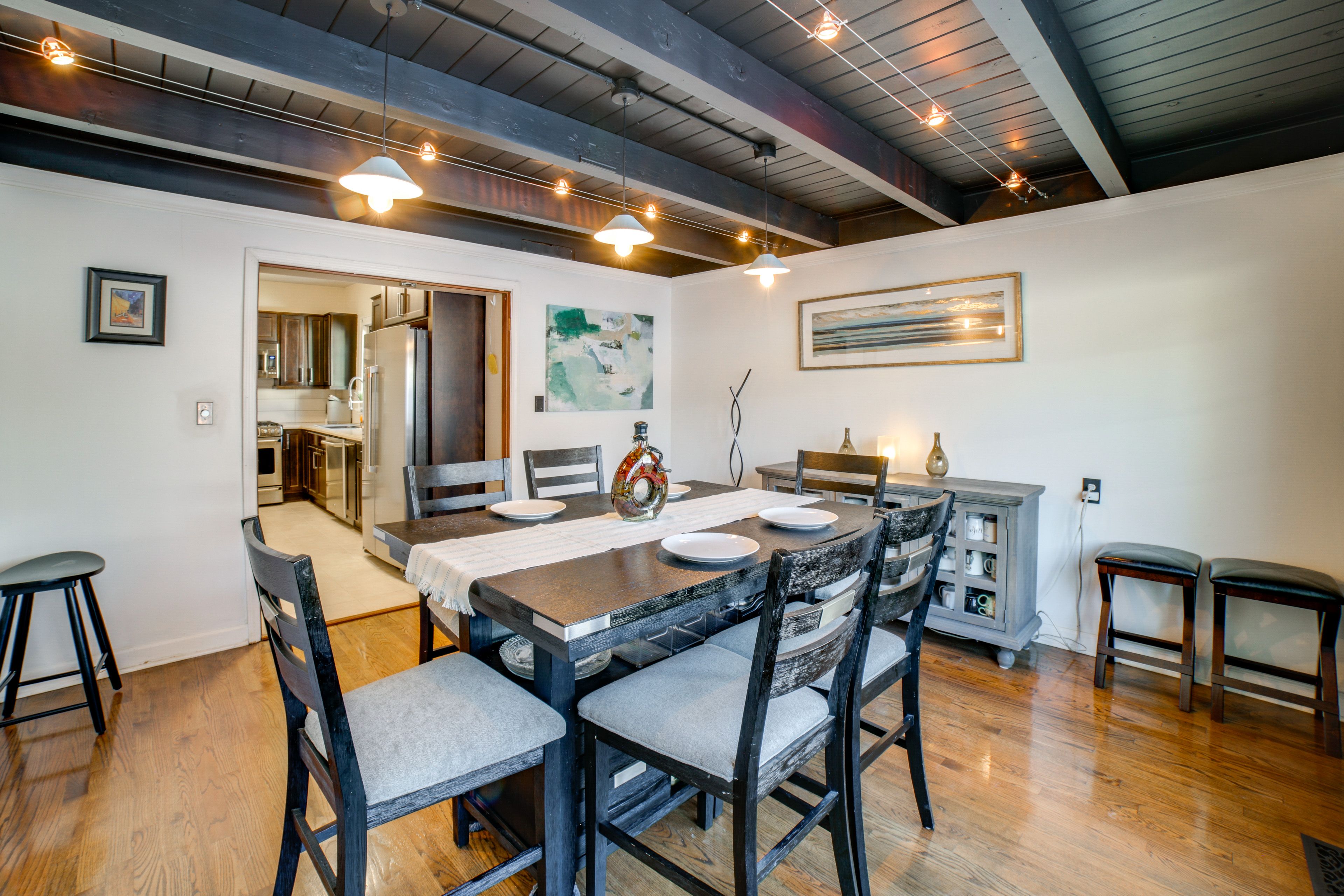 Dining Area | Dishware/Flatware