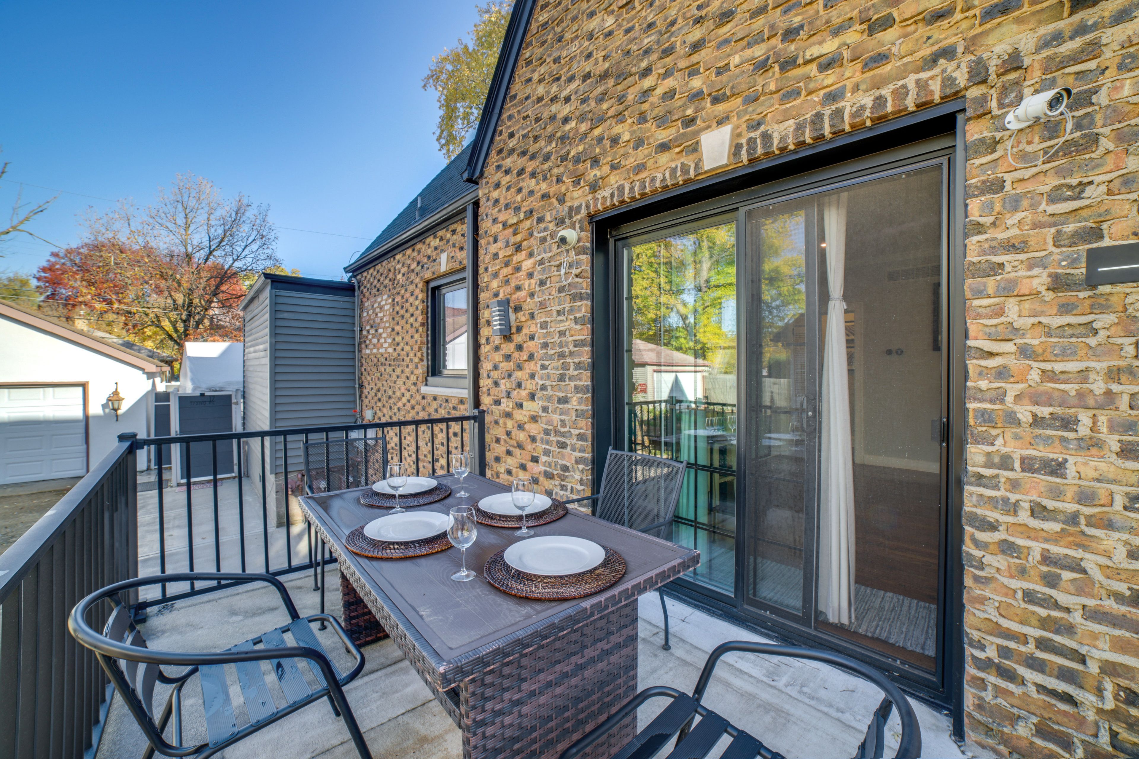 Balcony | Dining Space | Heater