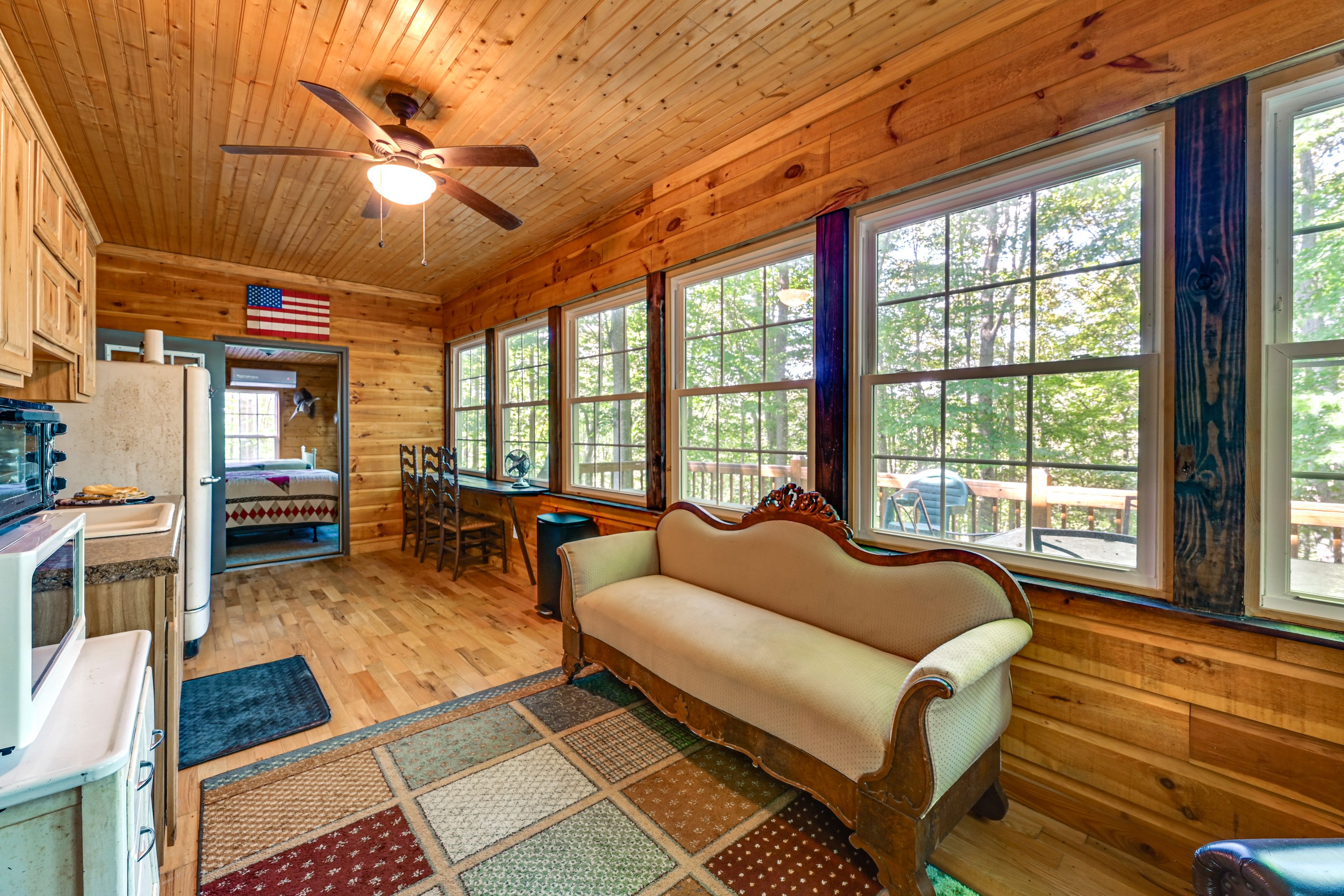 Sitting Area | Lower Level