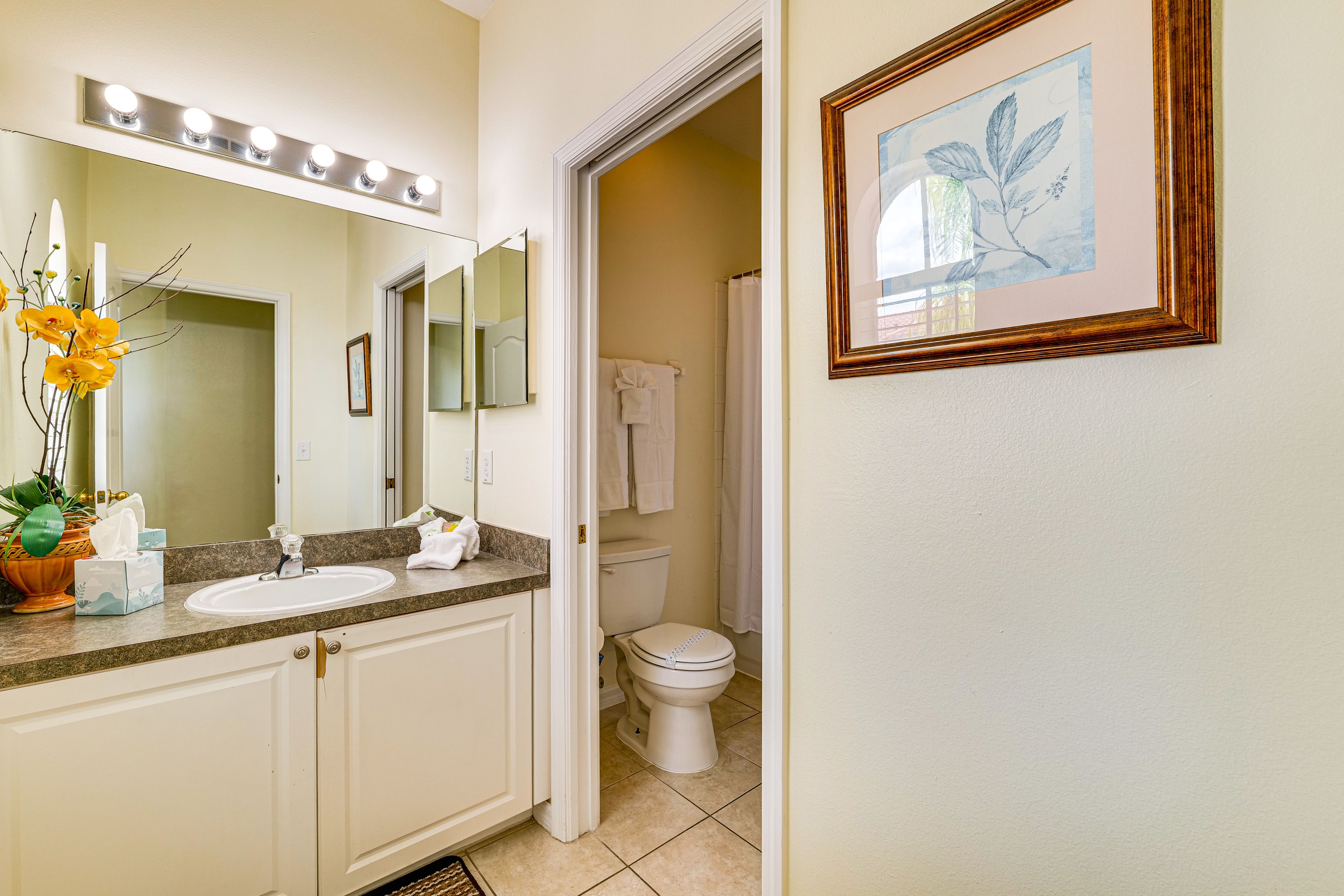 Full Bathroom | 2nd Floor