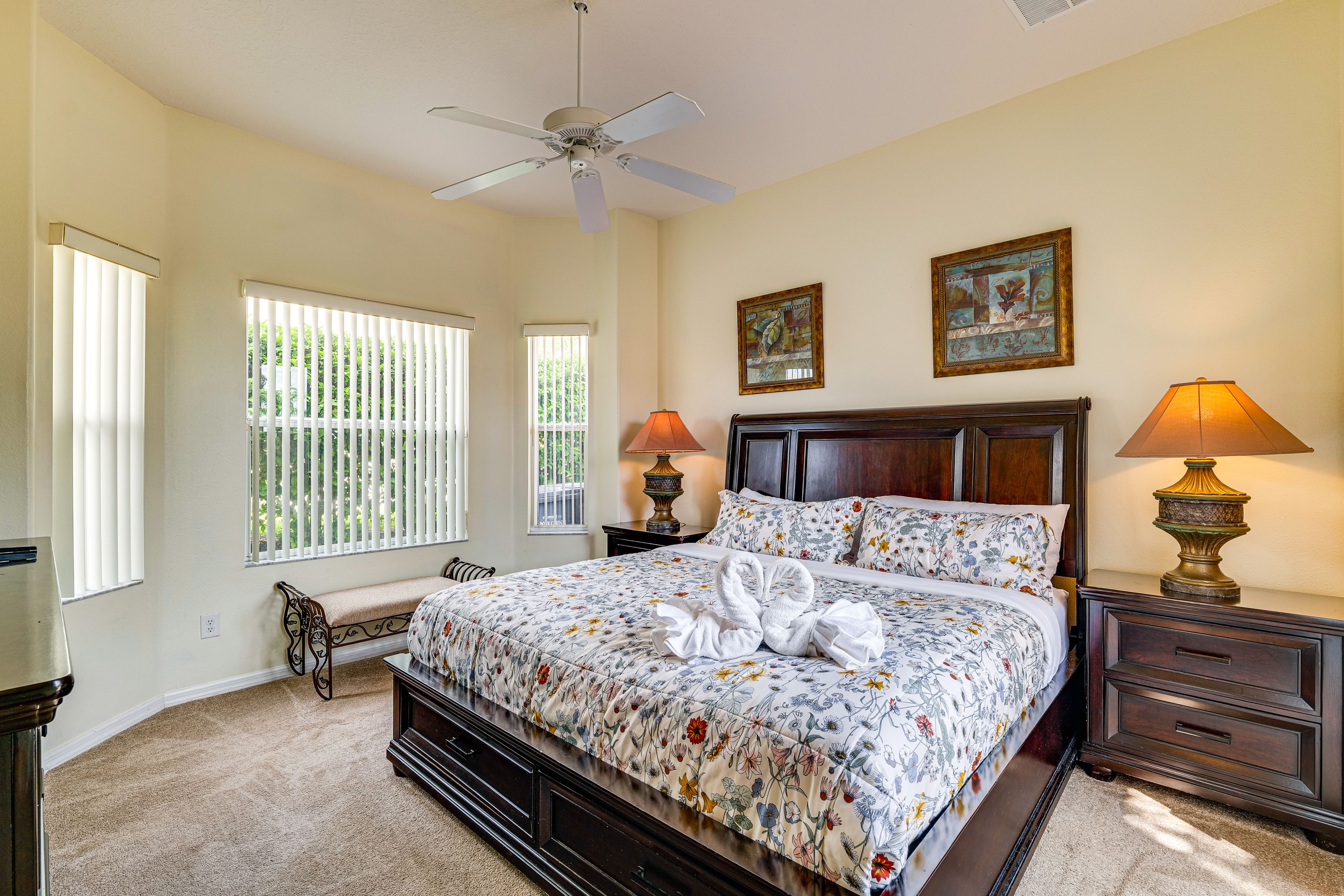 Bedroom 1 | King Bed | 1st Floor