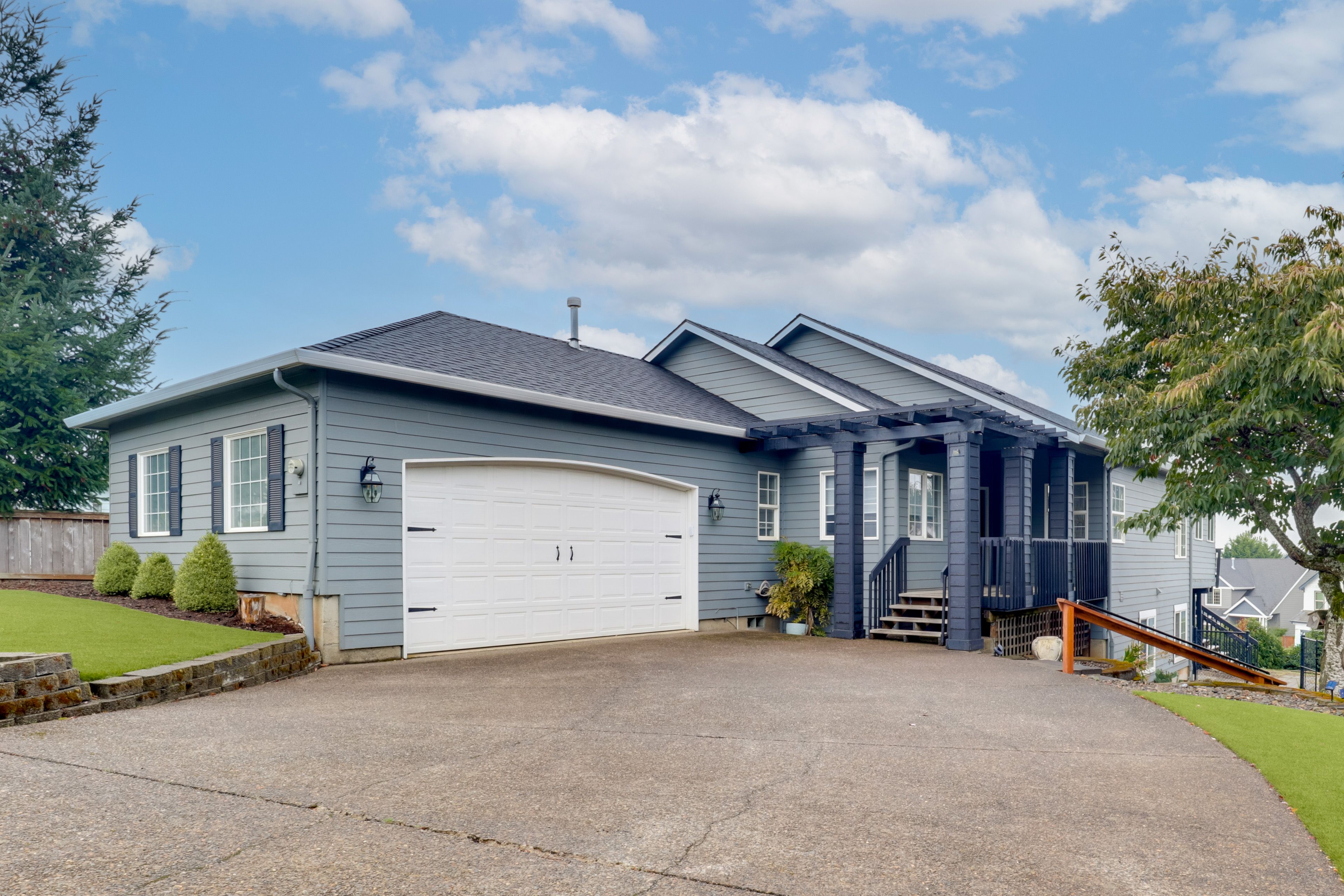 Exterior | Single-Story Apartment