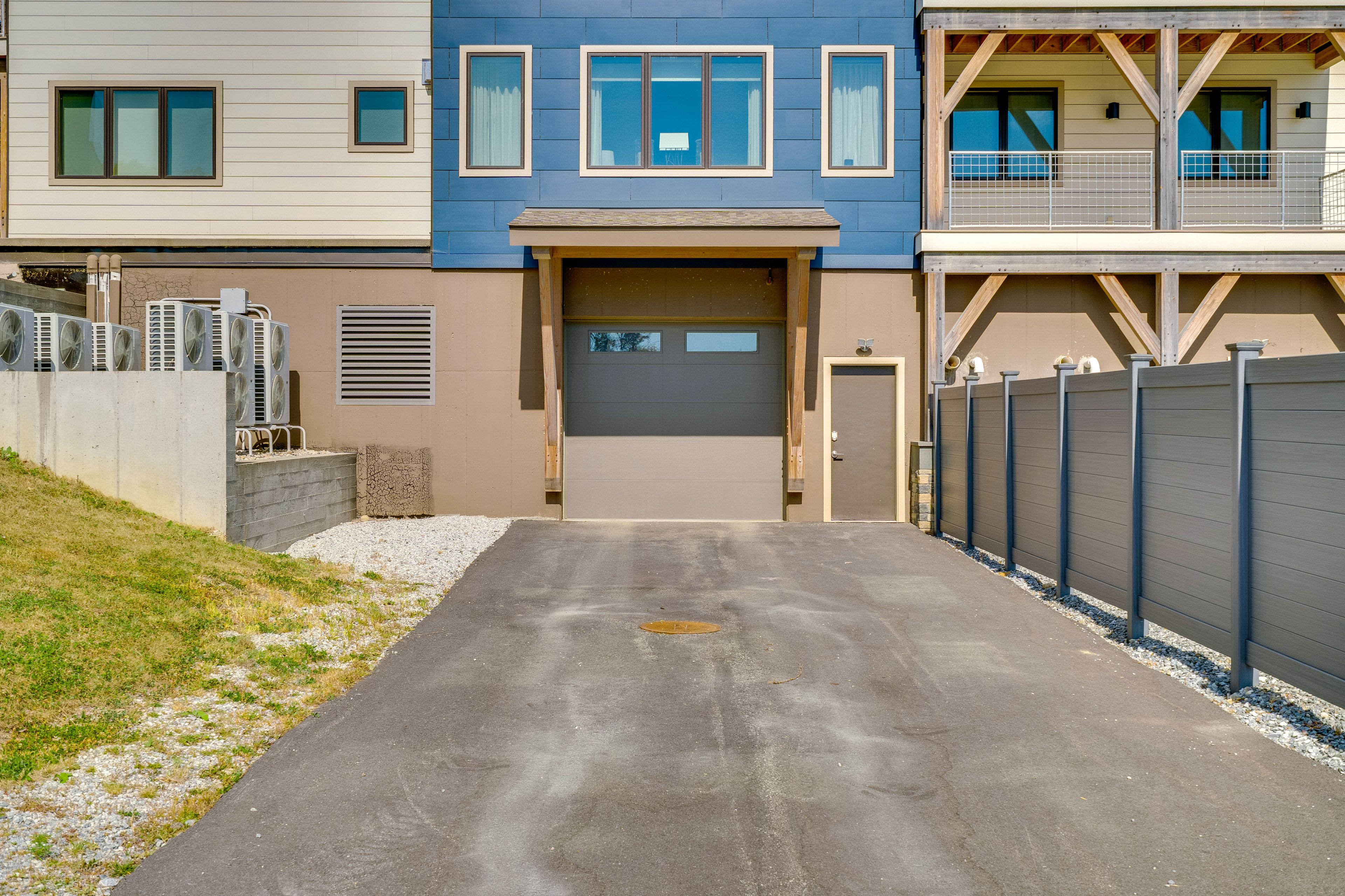 Parking | Community Garage (2 Vehicles)