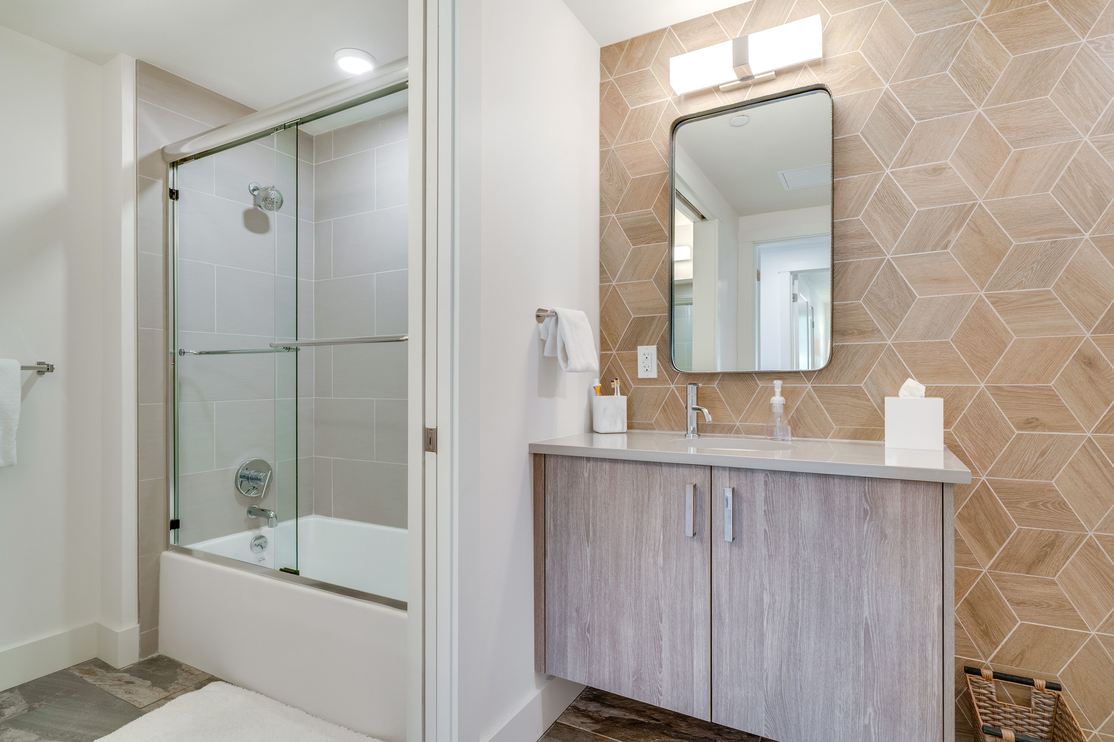 Full Bathroom