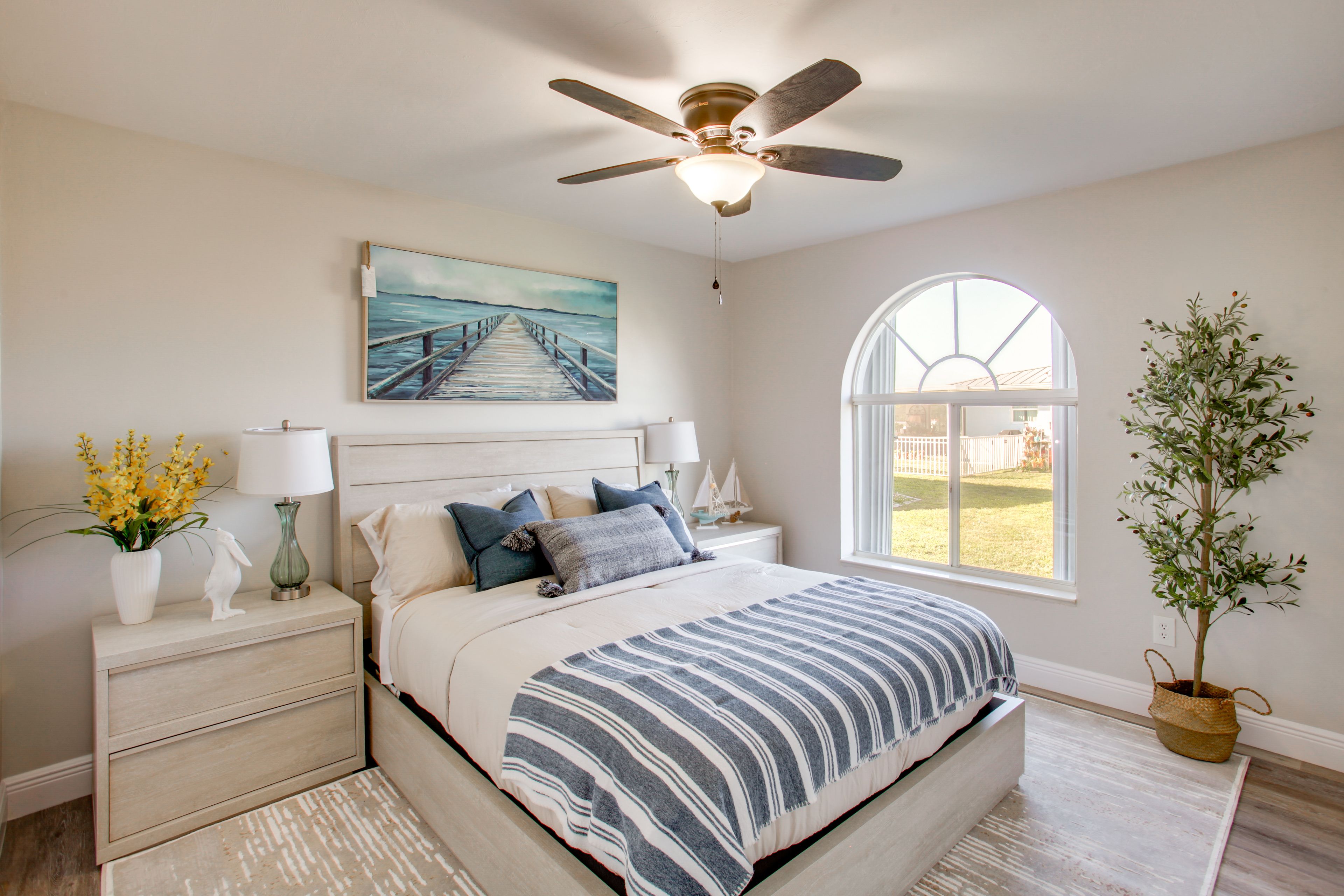 Bedroom 2 | Queen Bed