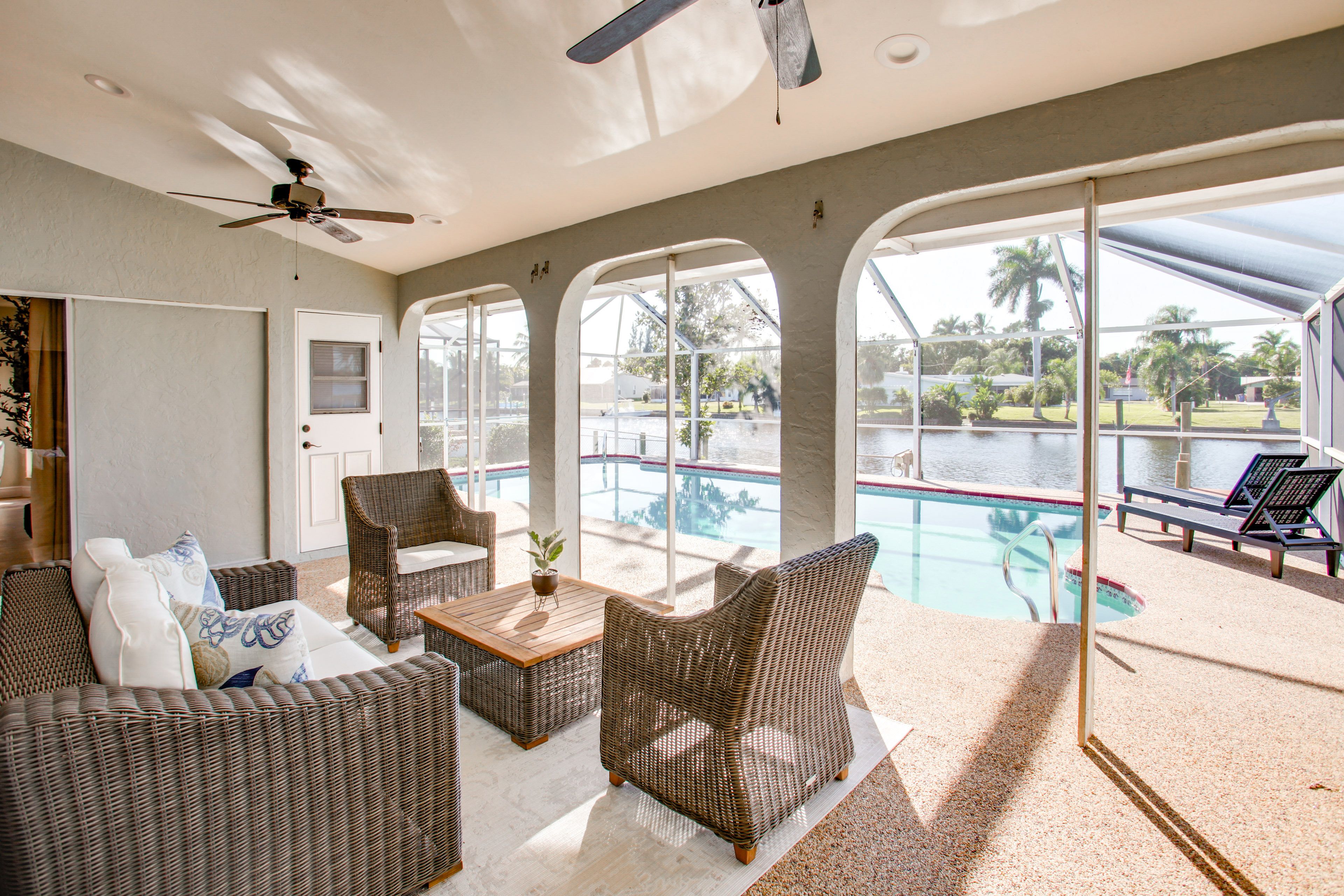 Lanai | Gas Grill | Lounge Furniture