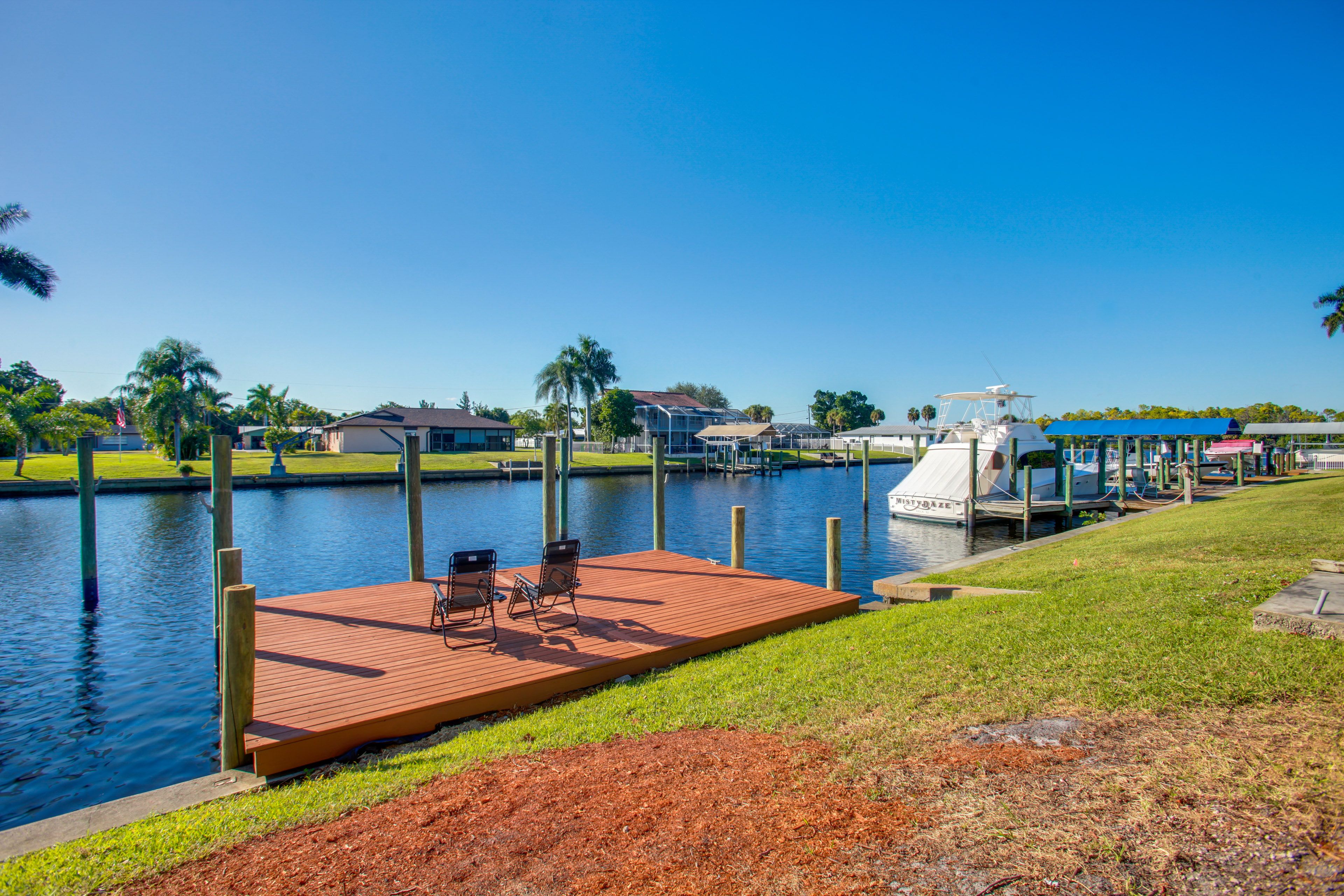 Private Dock | Canal Access & Views