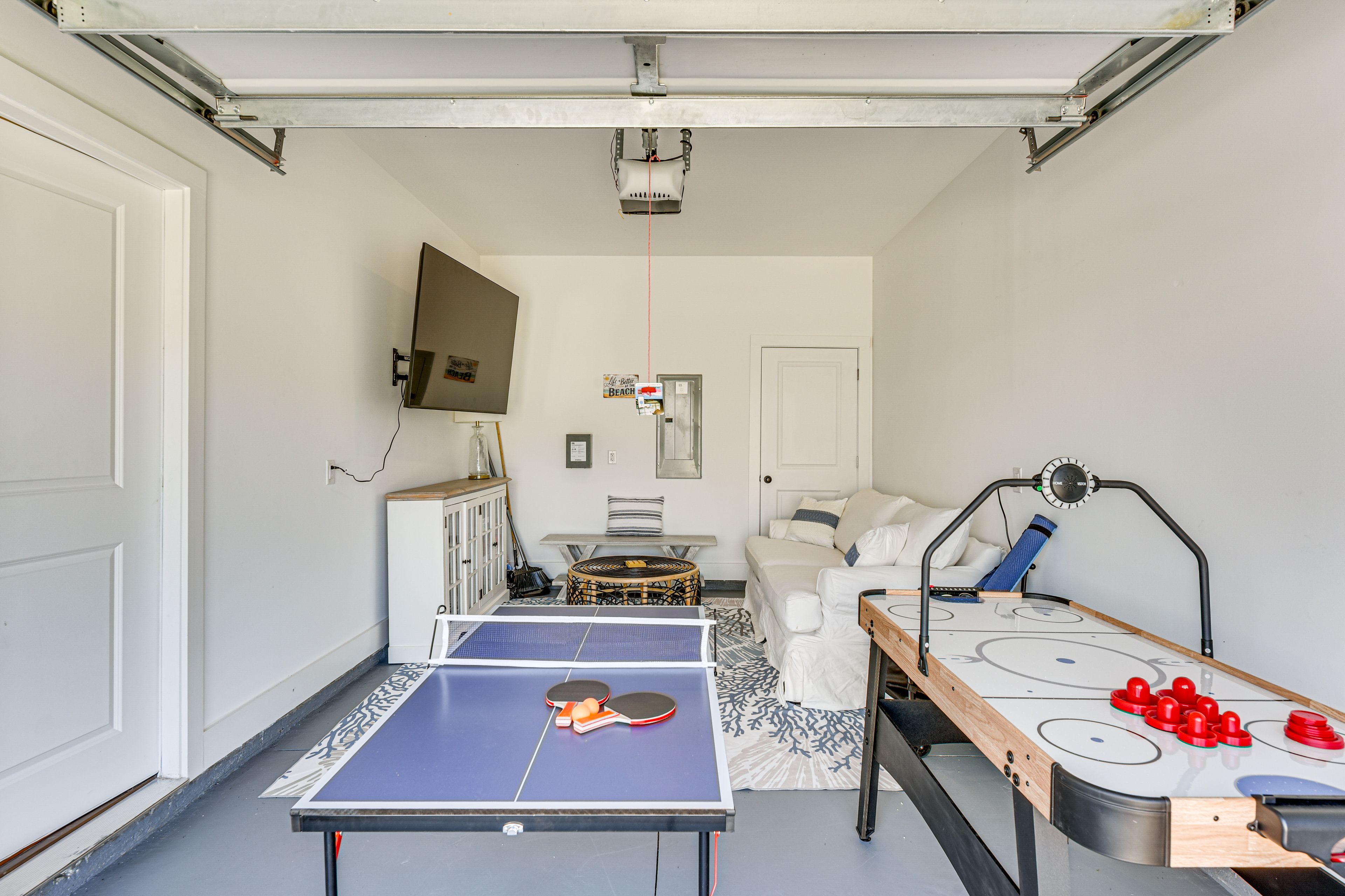 Game Room | Air Hockey & Ping-Pong Tables | Smart TV