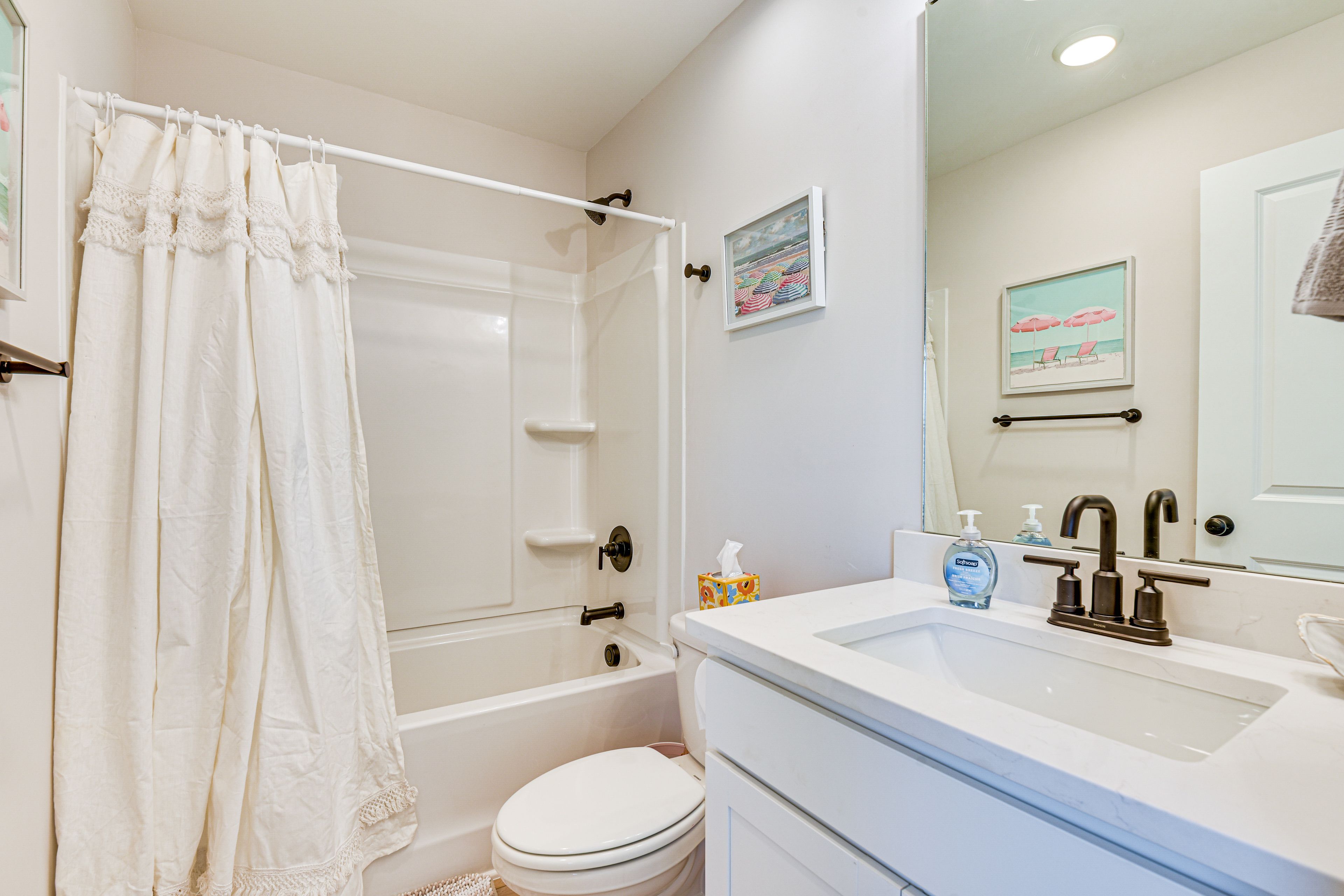 Full Bathroom | 3rd Floor