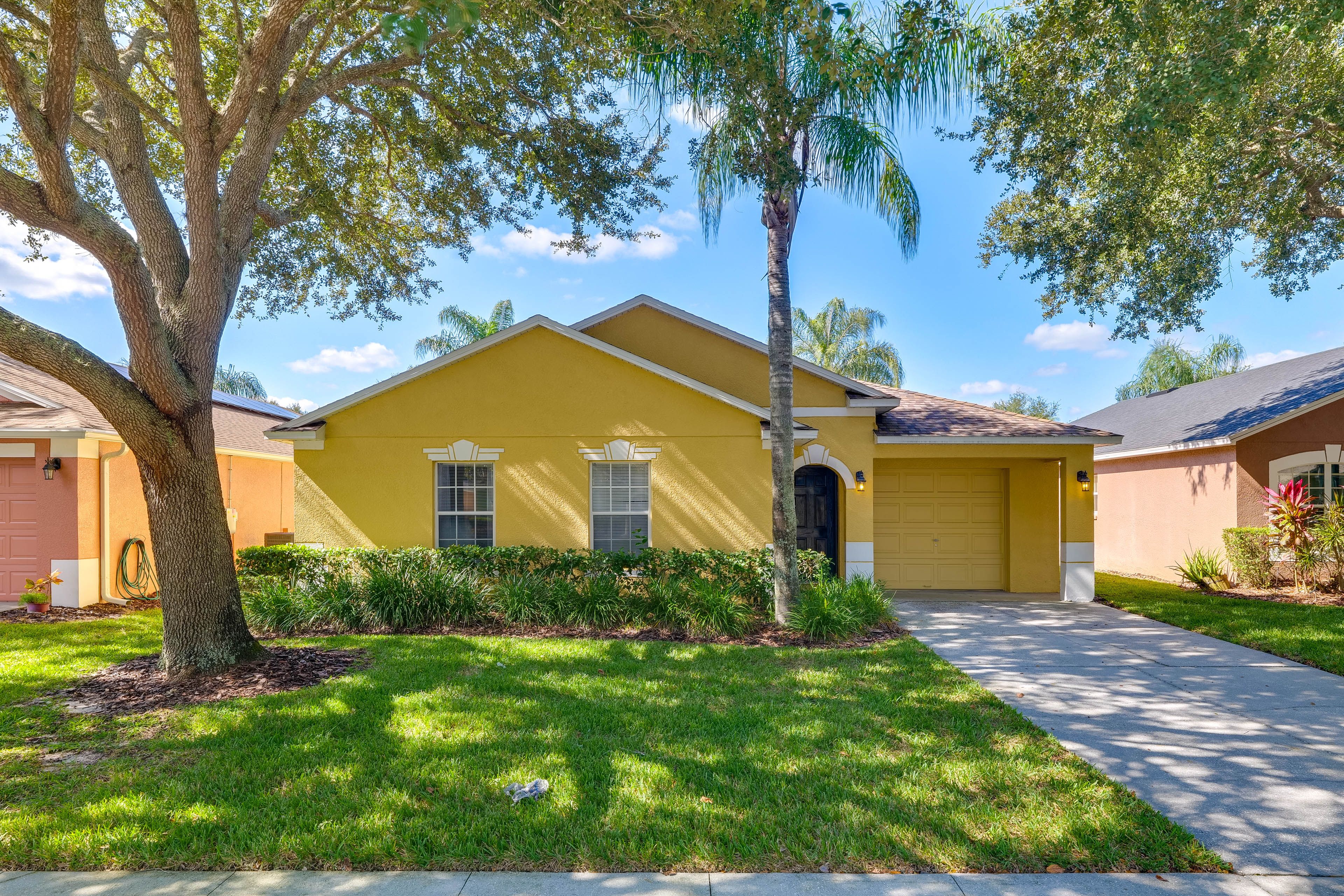 Parking | Driveway (1-2 Vehicles) | Street Parking (1 Vehicle)