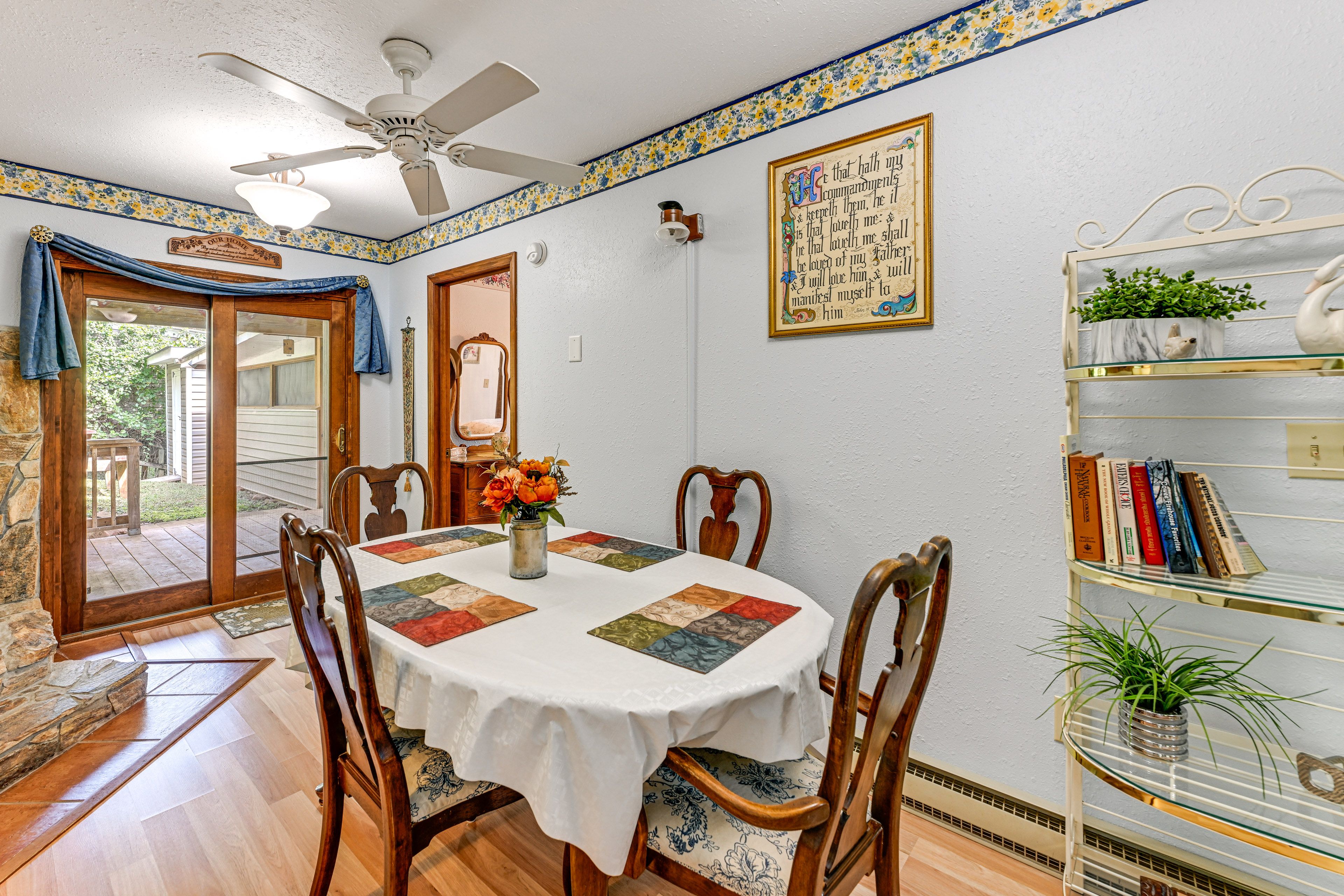 Dining Area | Dishware/Flatware
