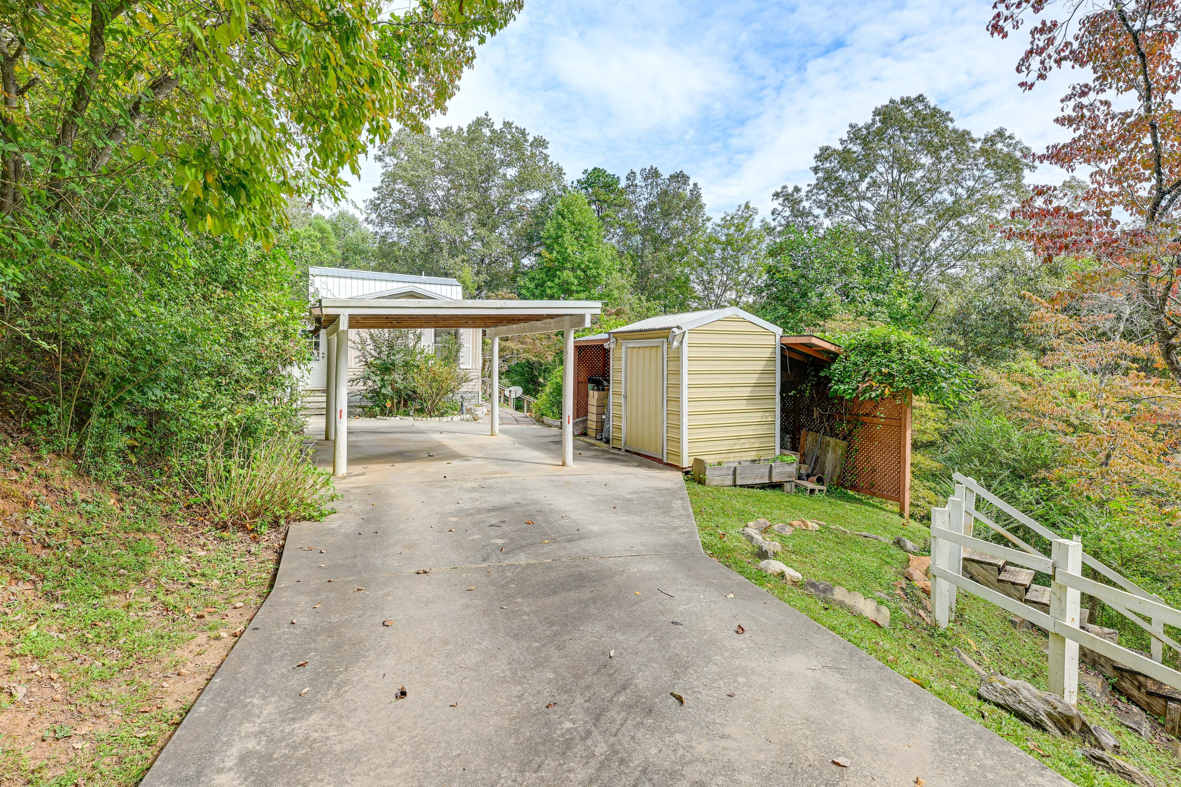 Parking | Carport (1 Vehicle) | Driveway (2 Vehicles)