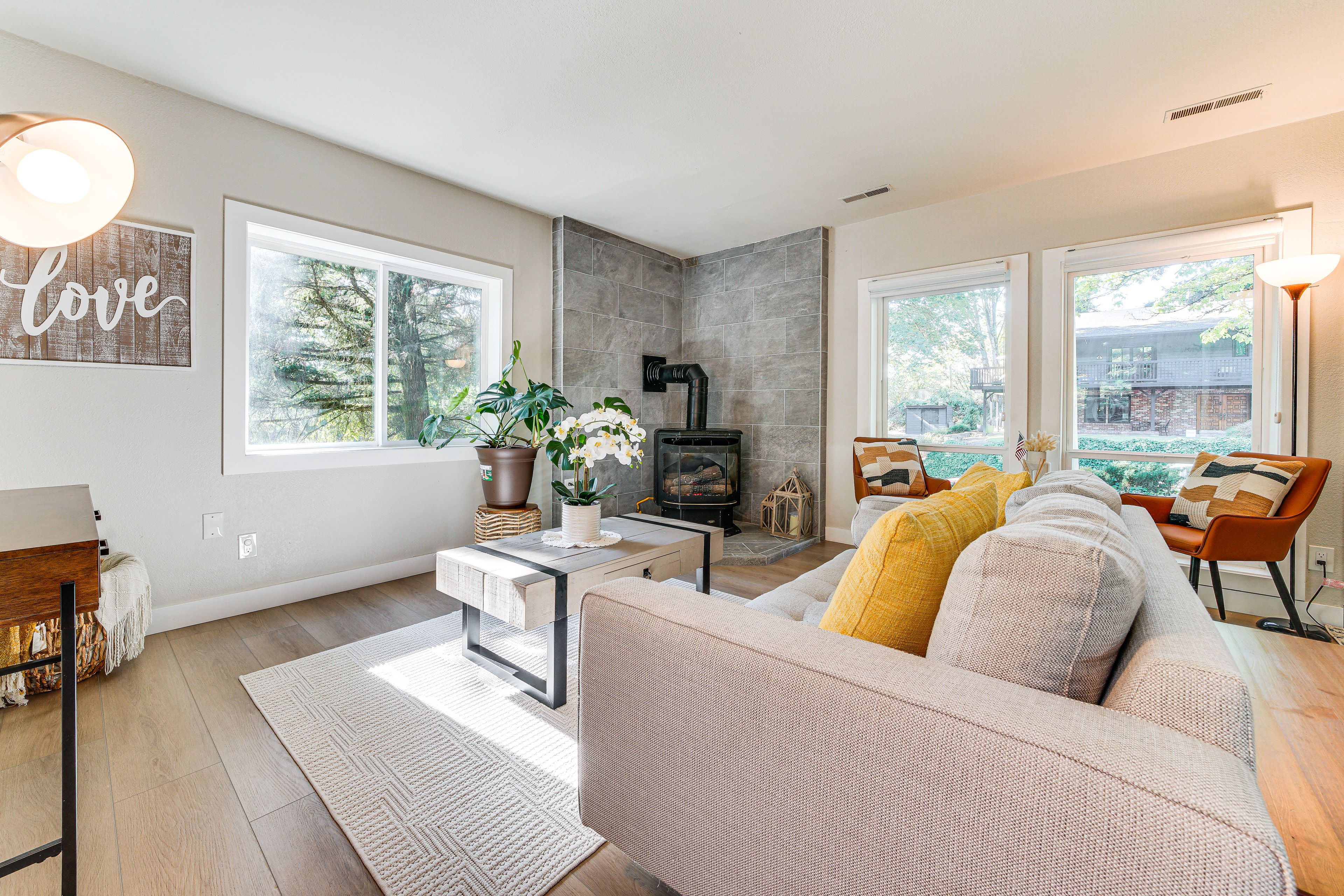 Interior | Free WiFi | Central Heating | Gas Fireplace