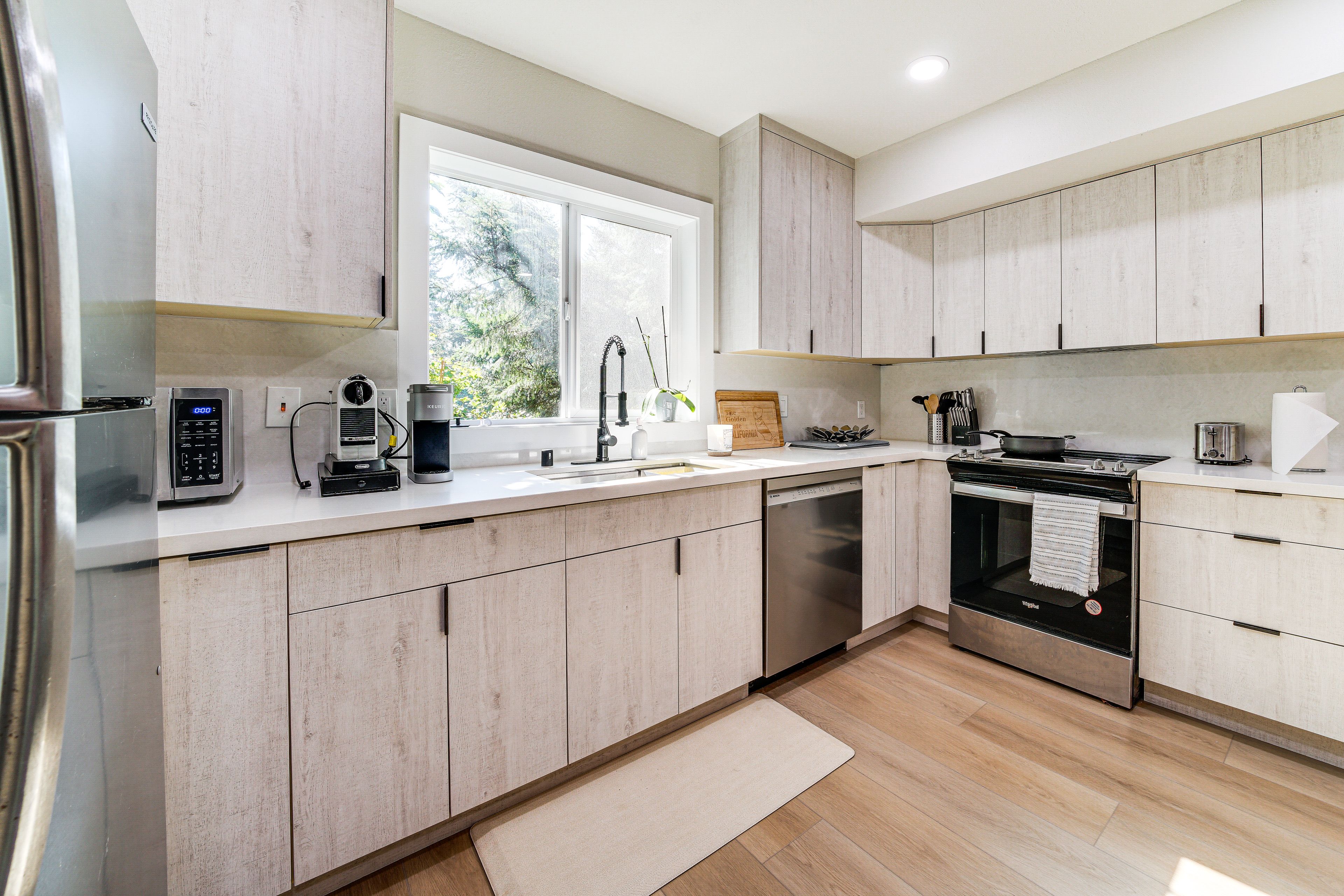 Kitchen | Nespresso Single-Serve Coffee Maker | Toaster | Cooking Basics