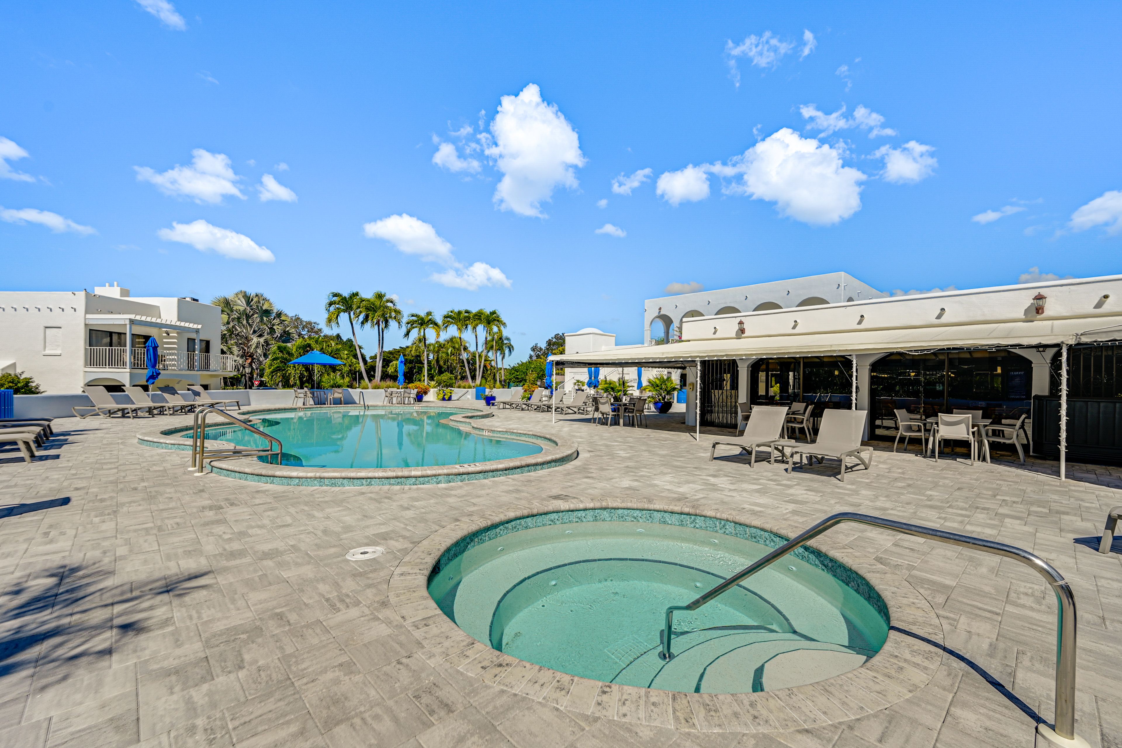 Community Pool & Hot Tub