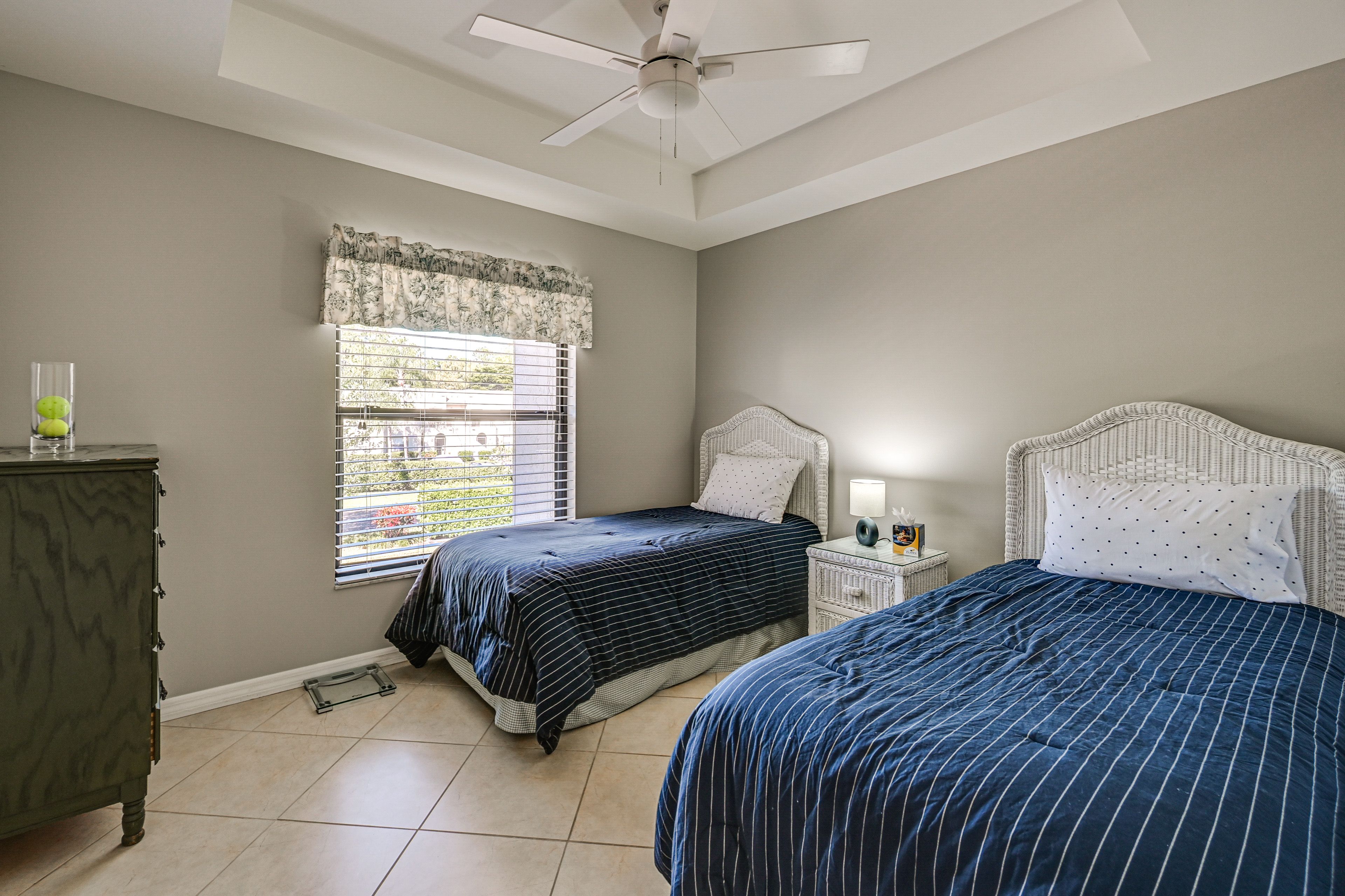 Bedroom 2 | 2 Twin Beds | Linens Provided