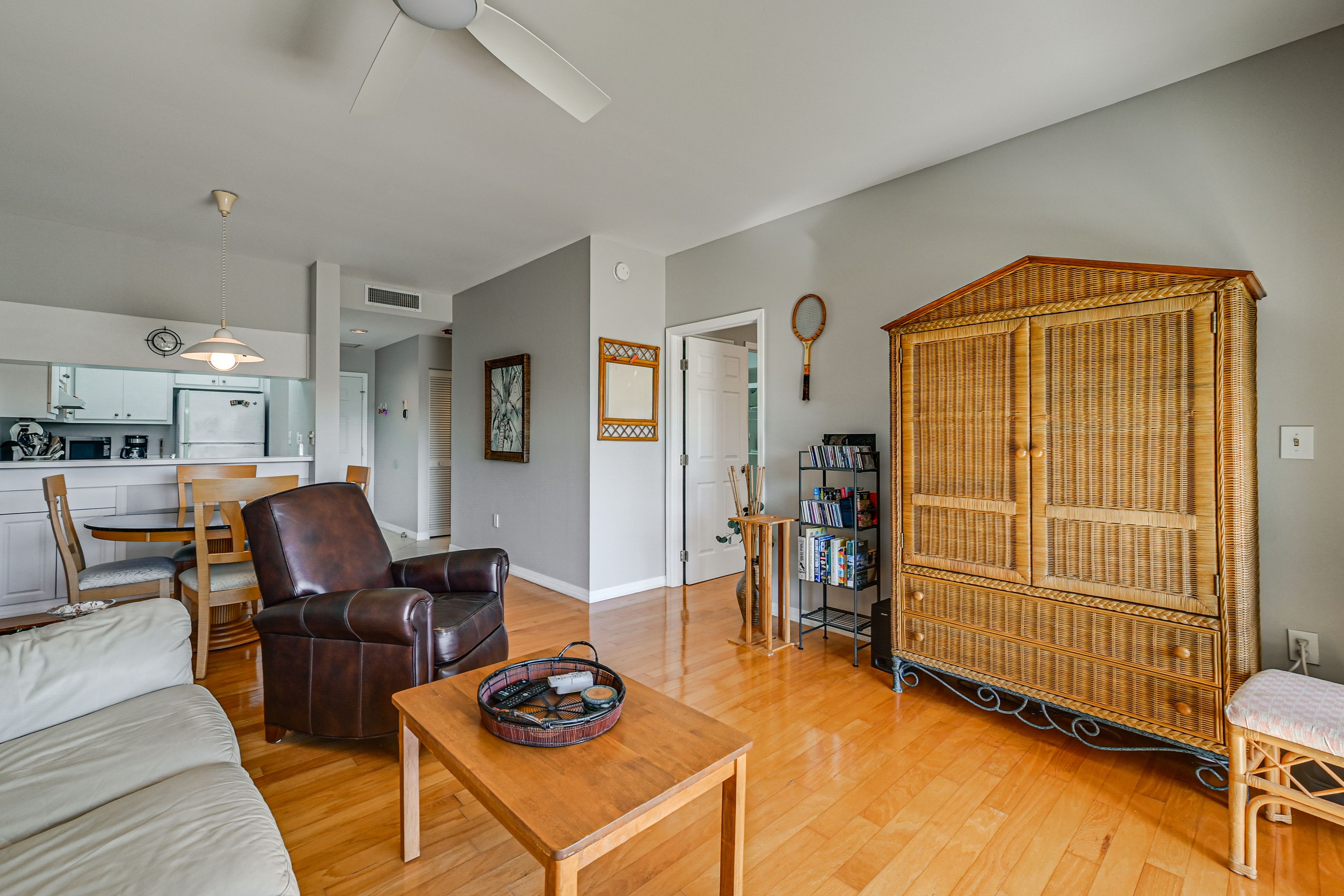 Living Room | Free WiFi | Smart TV
