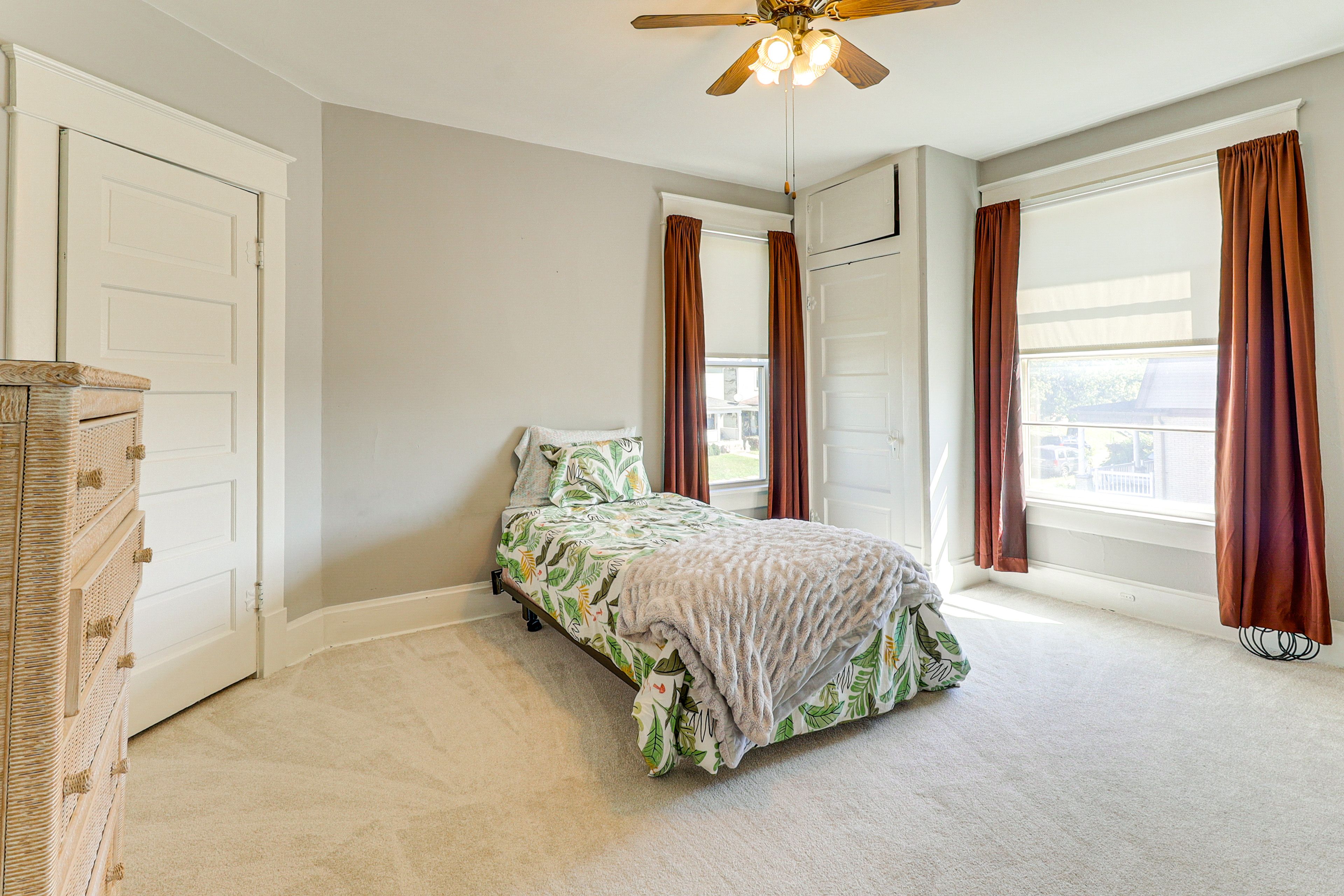 Bedroom 2 | 2nd Floor | Full Bed | Workspace