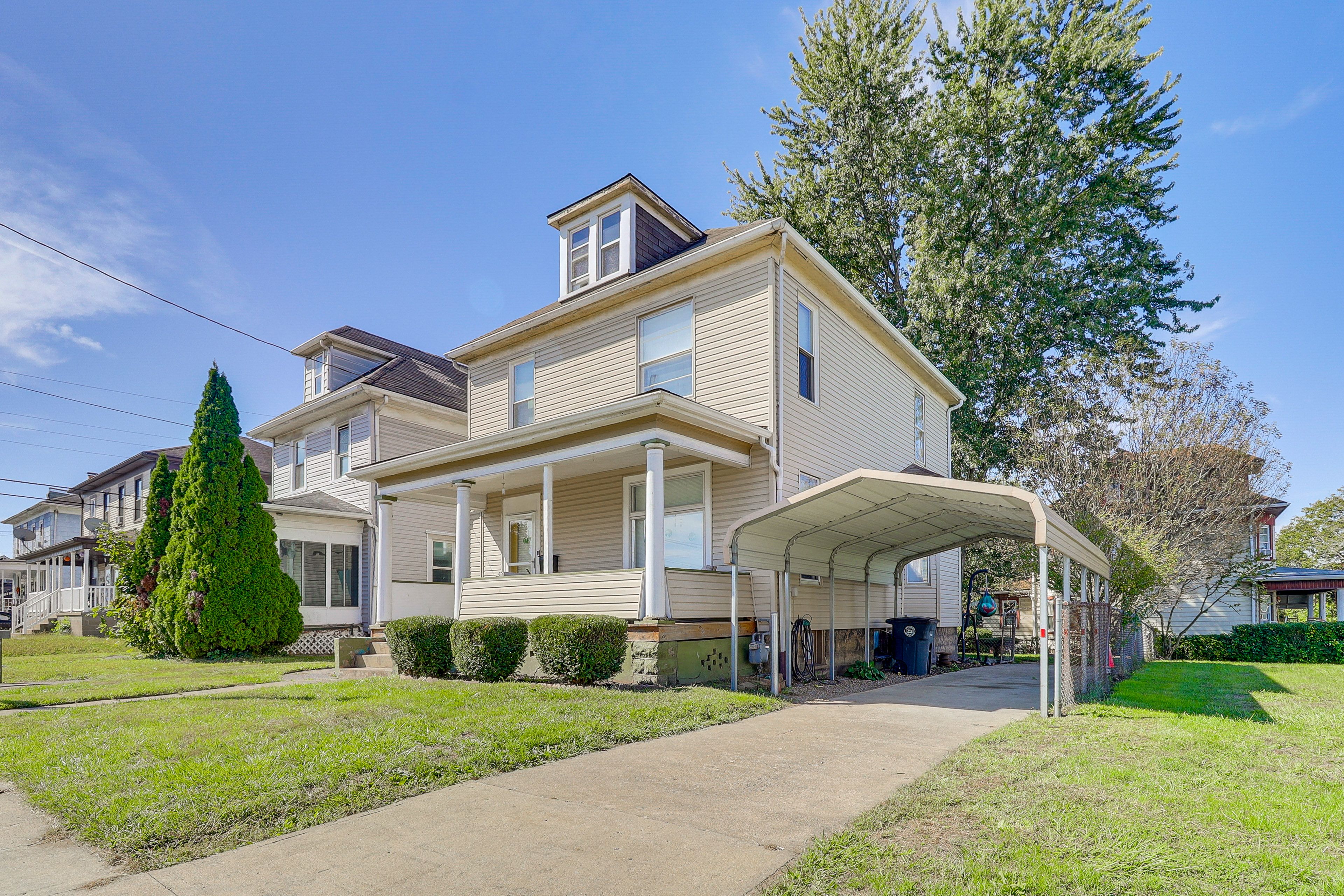 Exterior | Parking | Carport (2 Vehicles) | Street Parking
