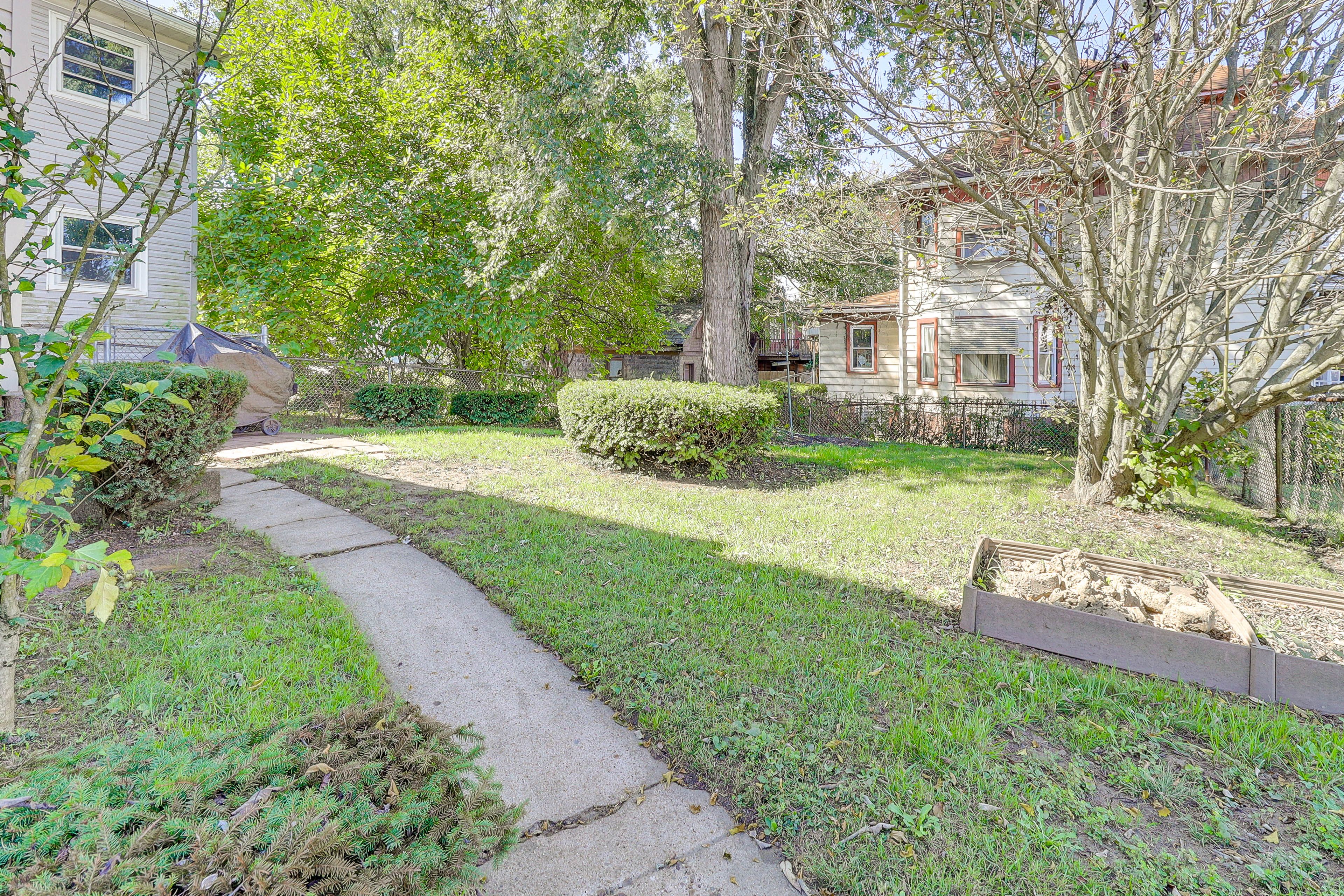 Fenced Backyard | Gas Grill