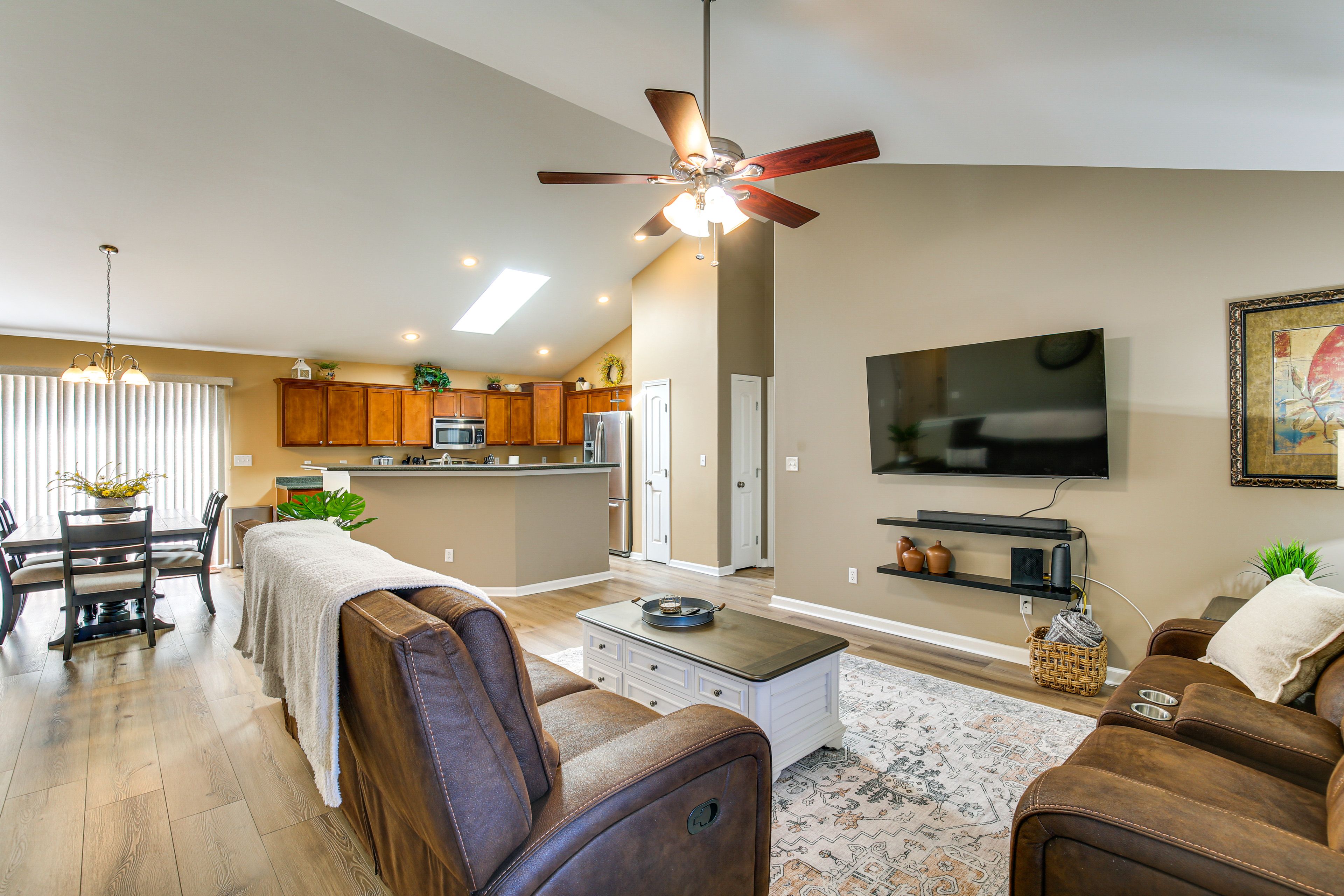 Union Vacation Rental | 3BR | 3BA | 2,900 Sq Ft | 2 Steps Required