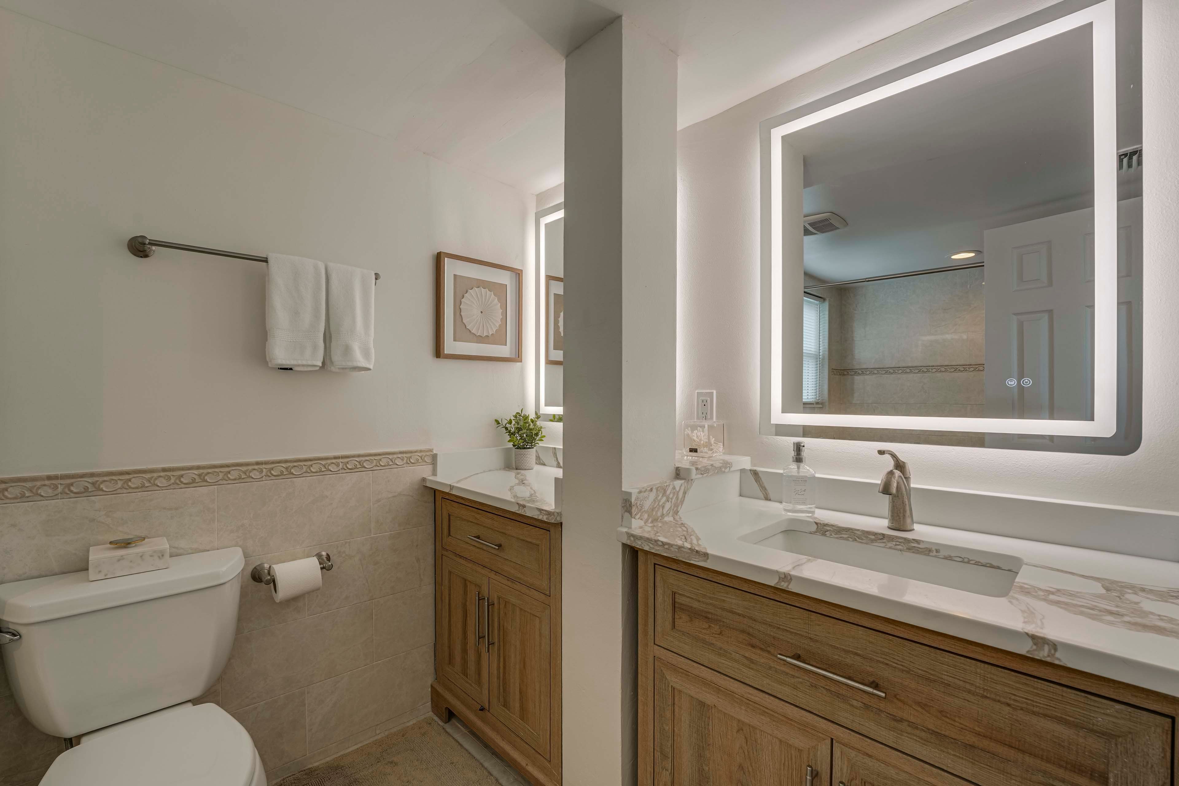 En-Suite Bathroom | Towels Provided