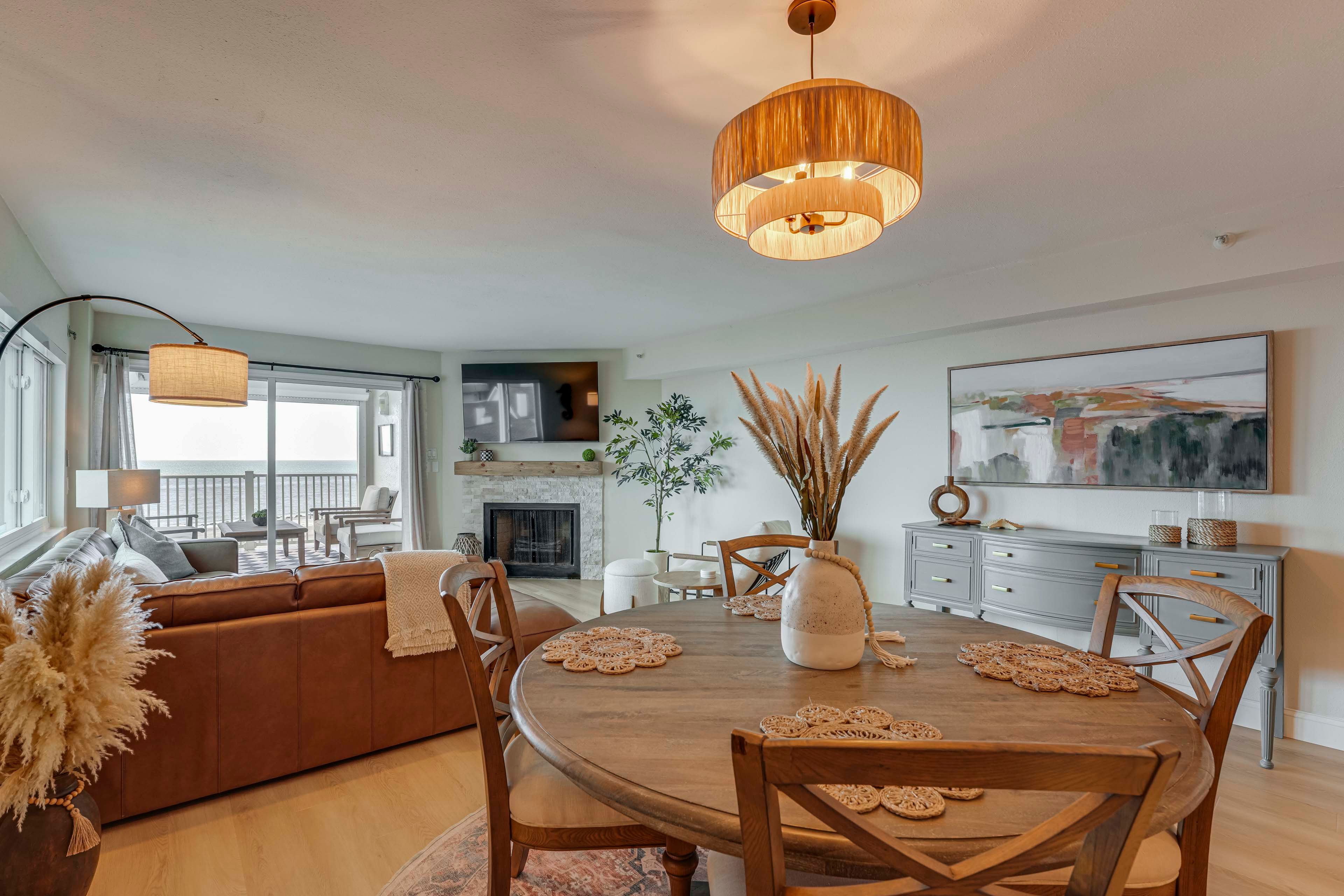 Dining Area | Open Floor Plan