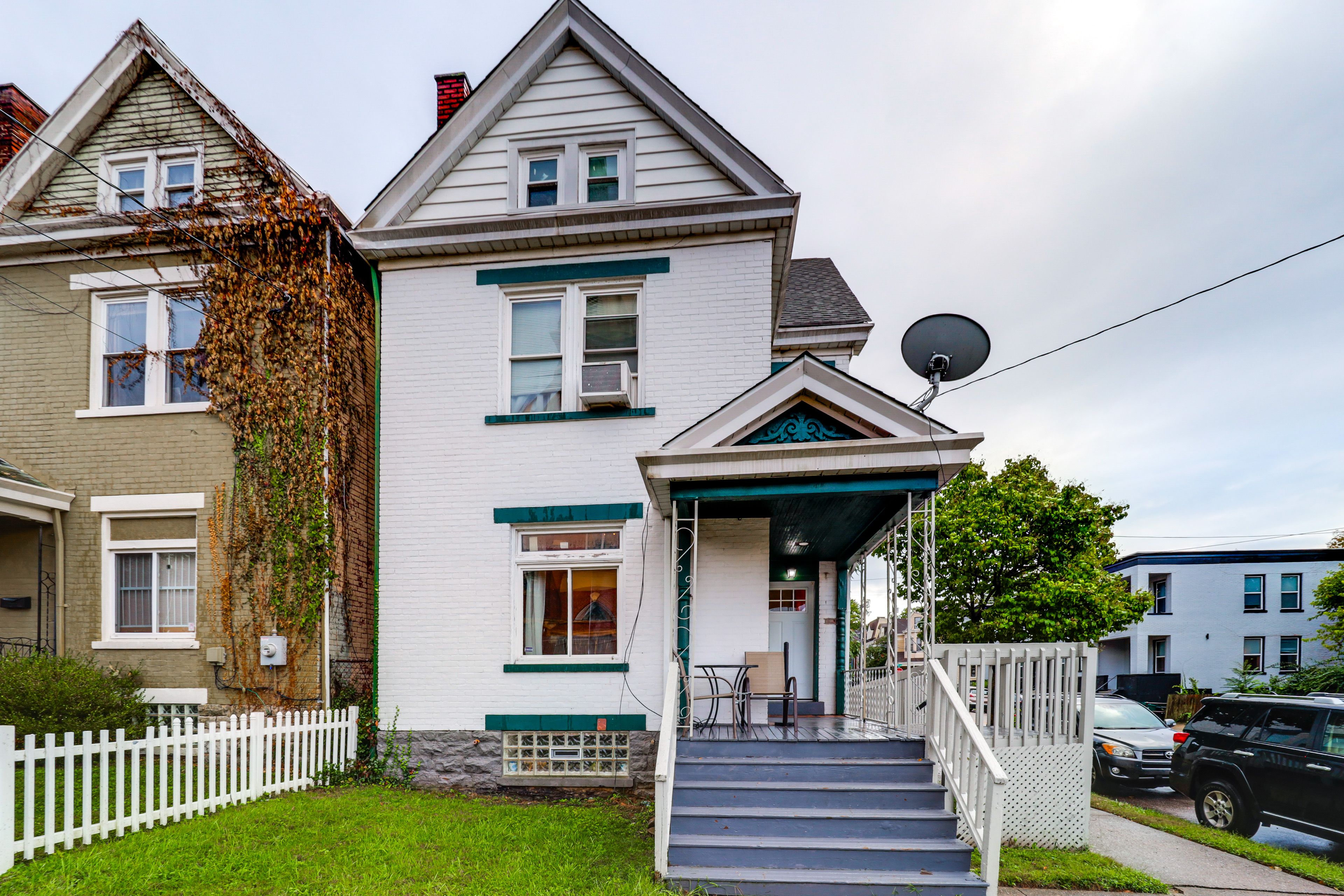 Cincinnati Vacation Rental | 4BR | 2.5BA | 1 Step Required | 1,900 Sq Ft