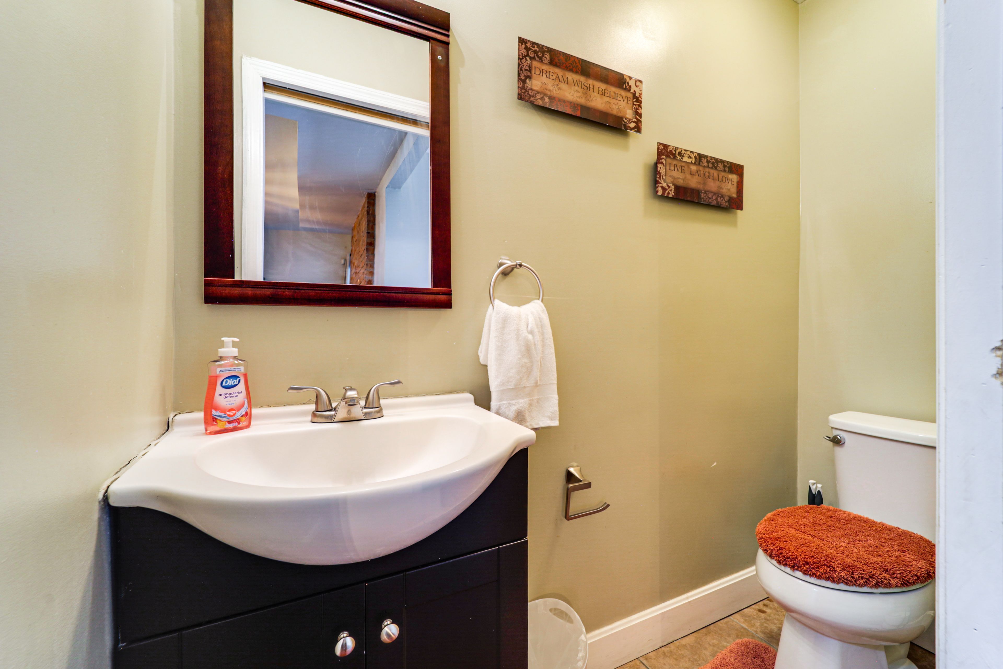 Half Bathroom | 1st Floor