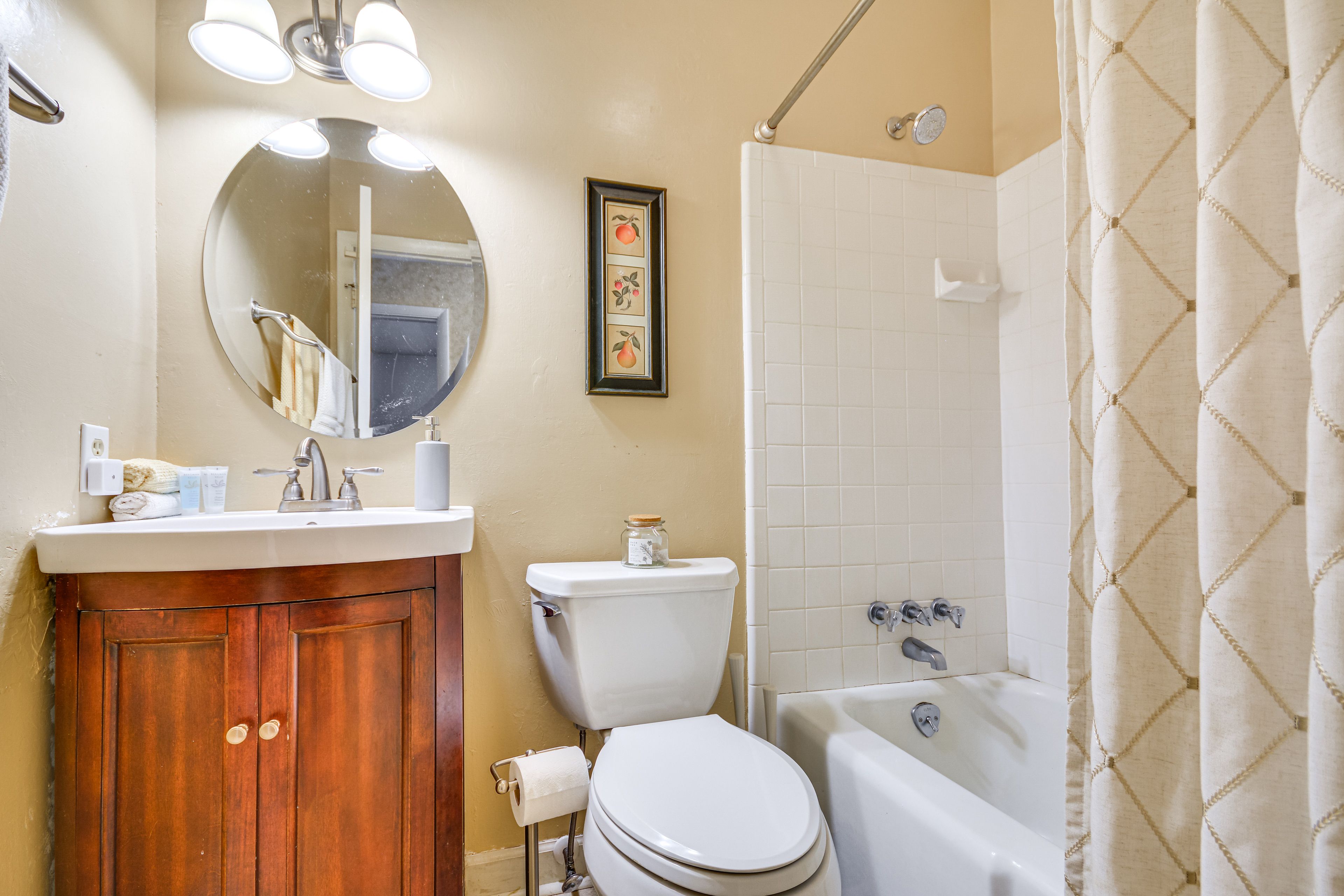 Full Bathroom