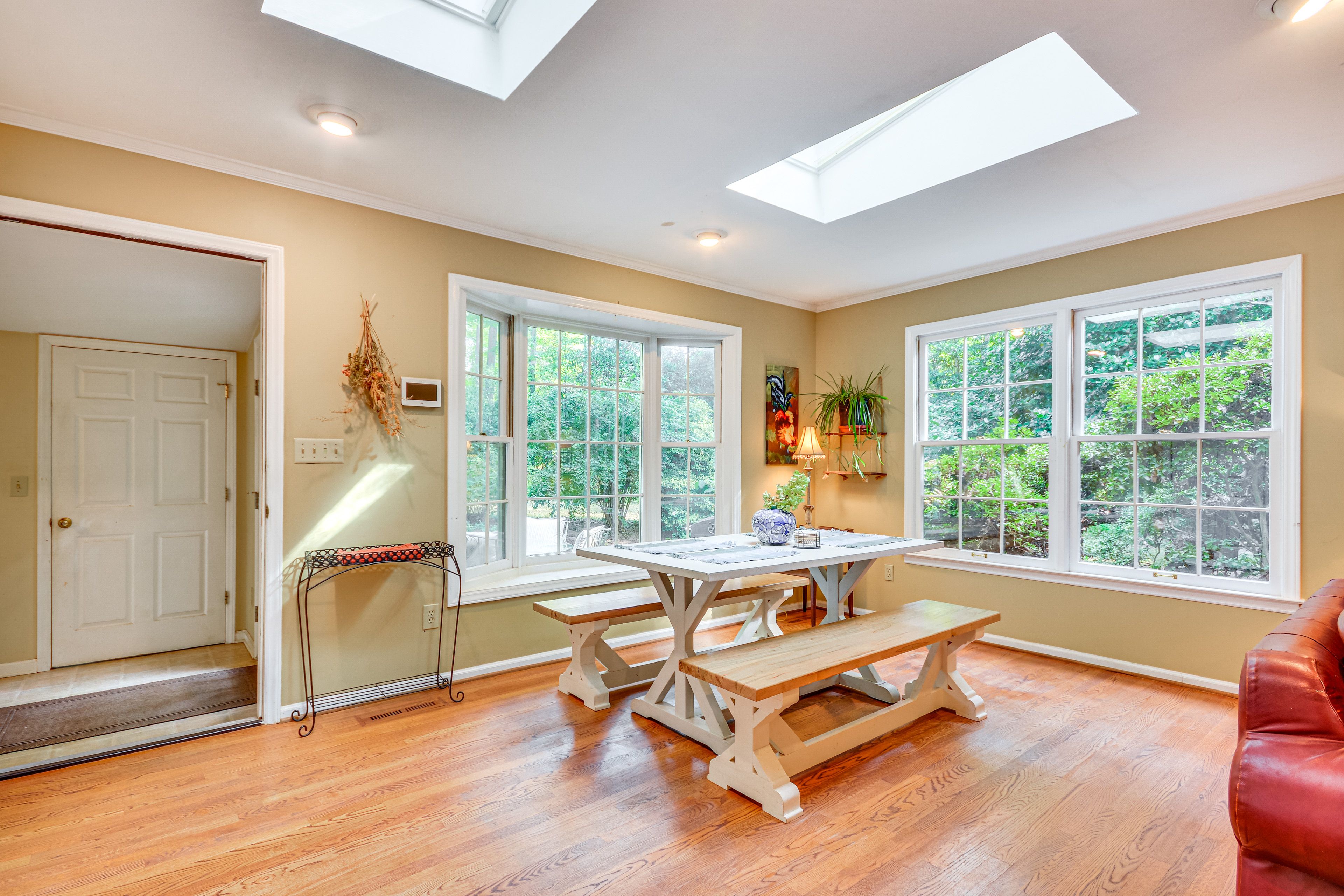 Dining Area | Open Floor Plan