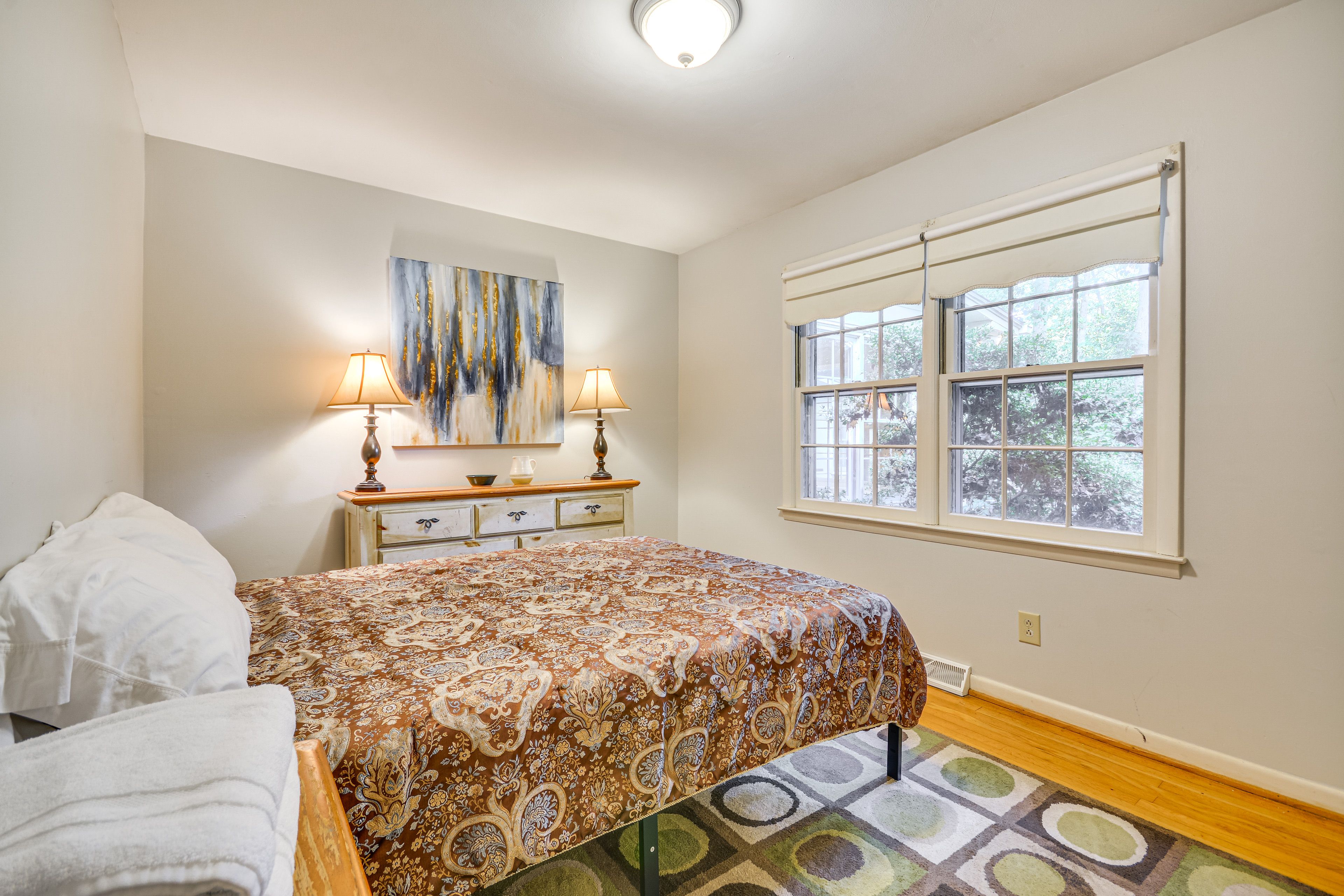 Bedroom 2 | Queen Bed