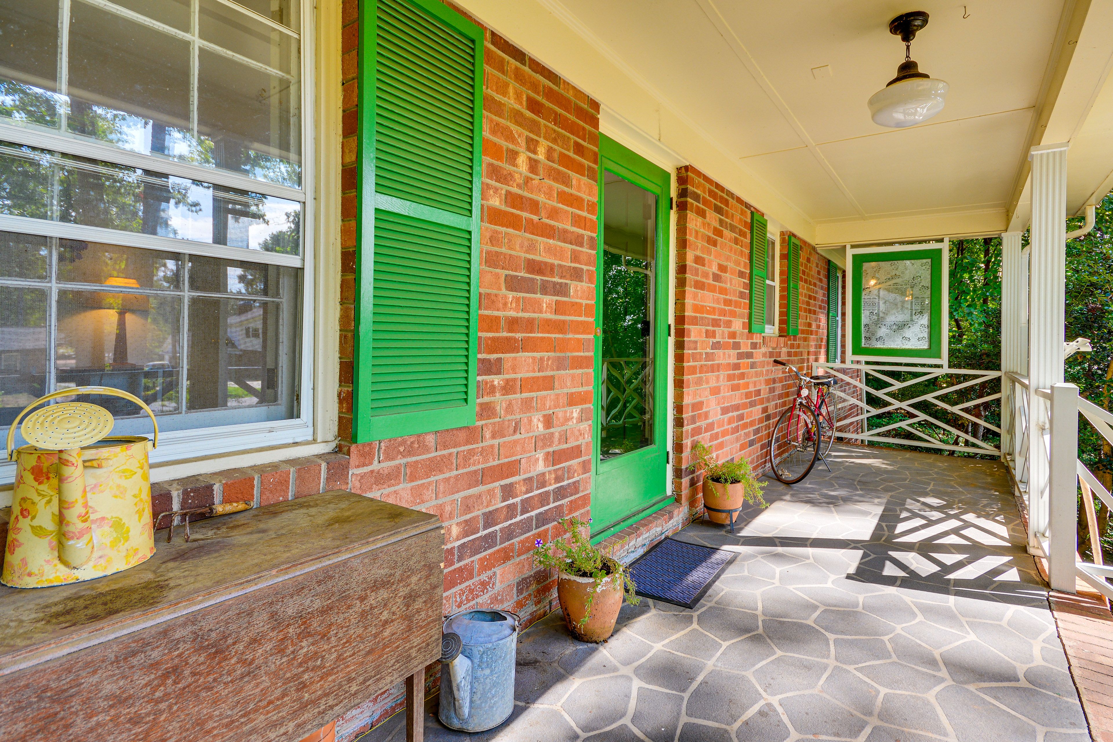 Covered Front Porch | Seating