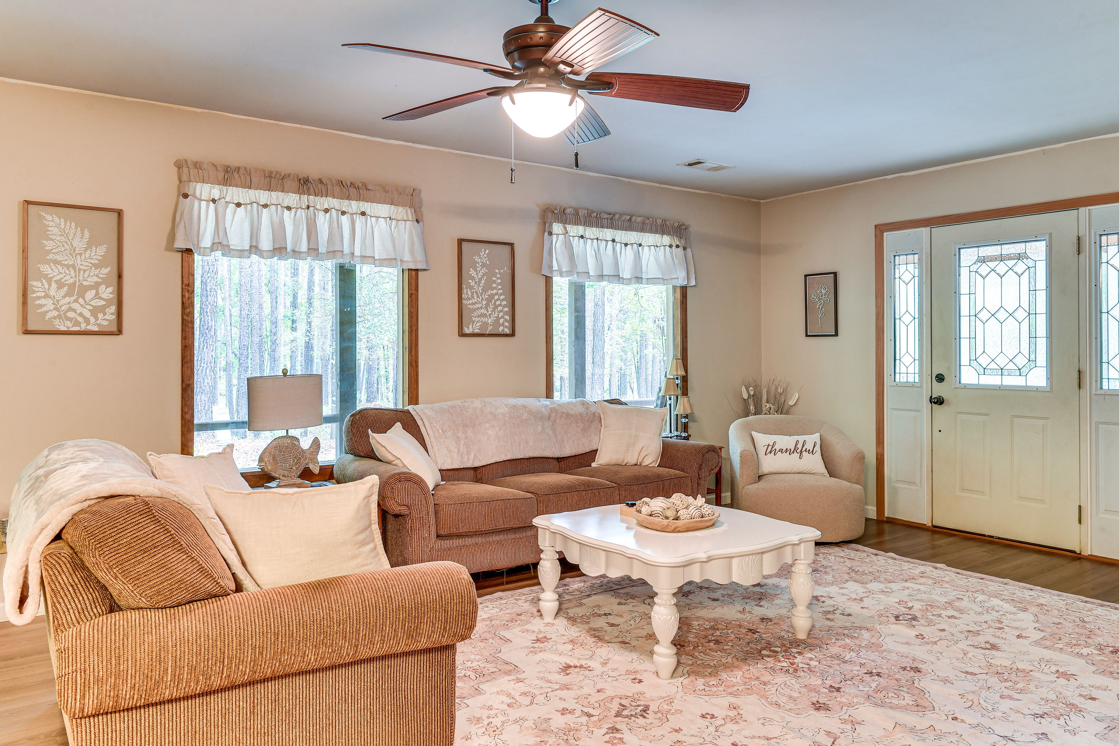Living Room | Smart TV | Cable