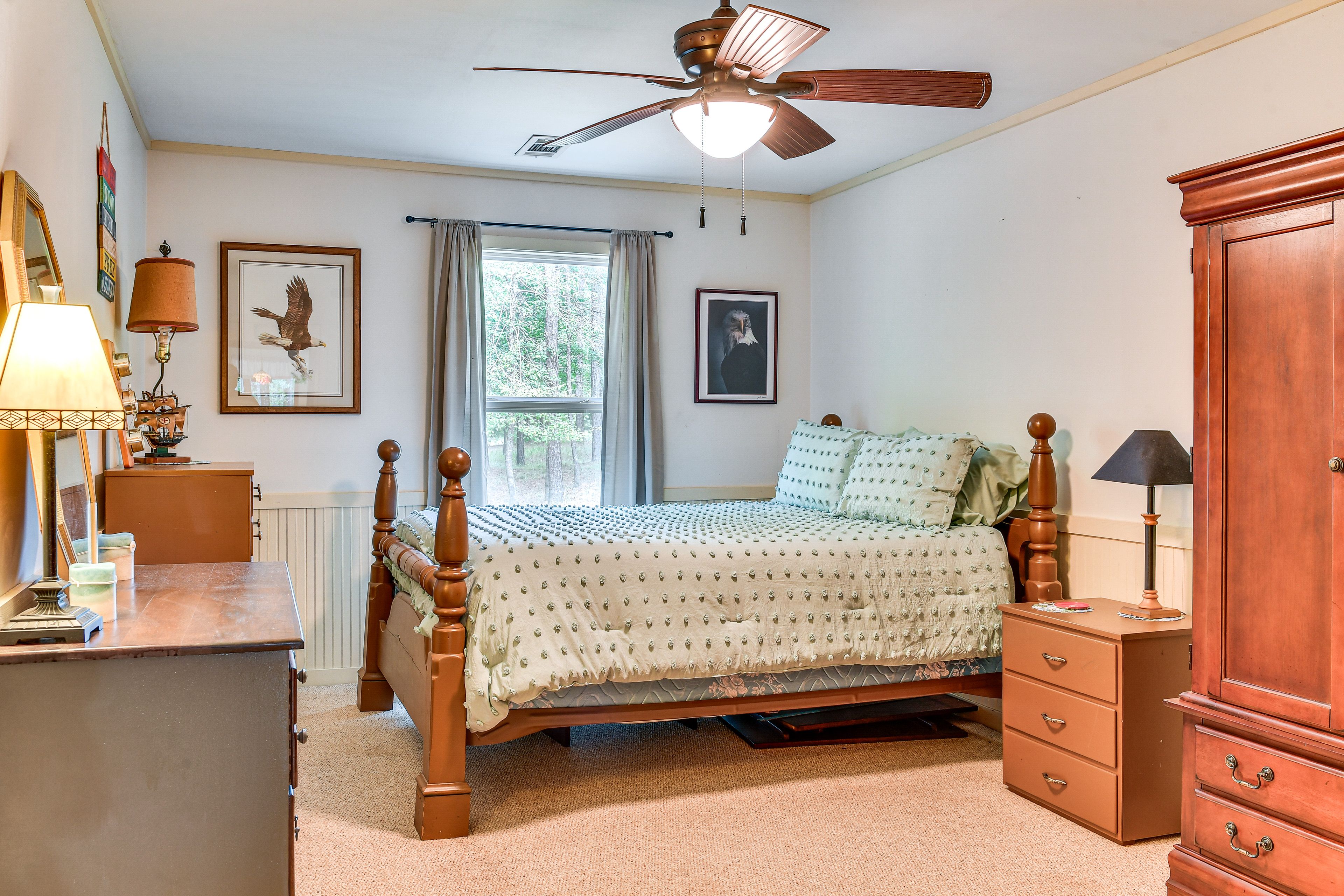 Bedroom 2 | Queen Bed | Smart TV | Cable