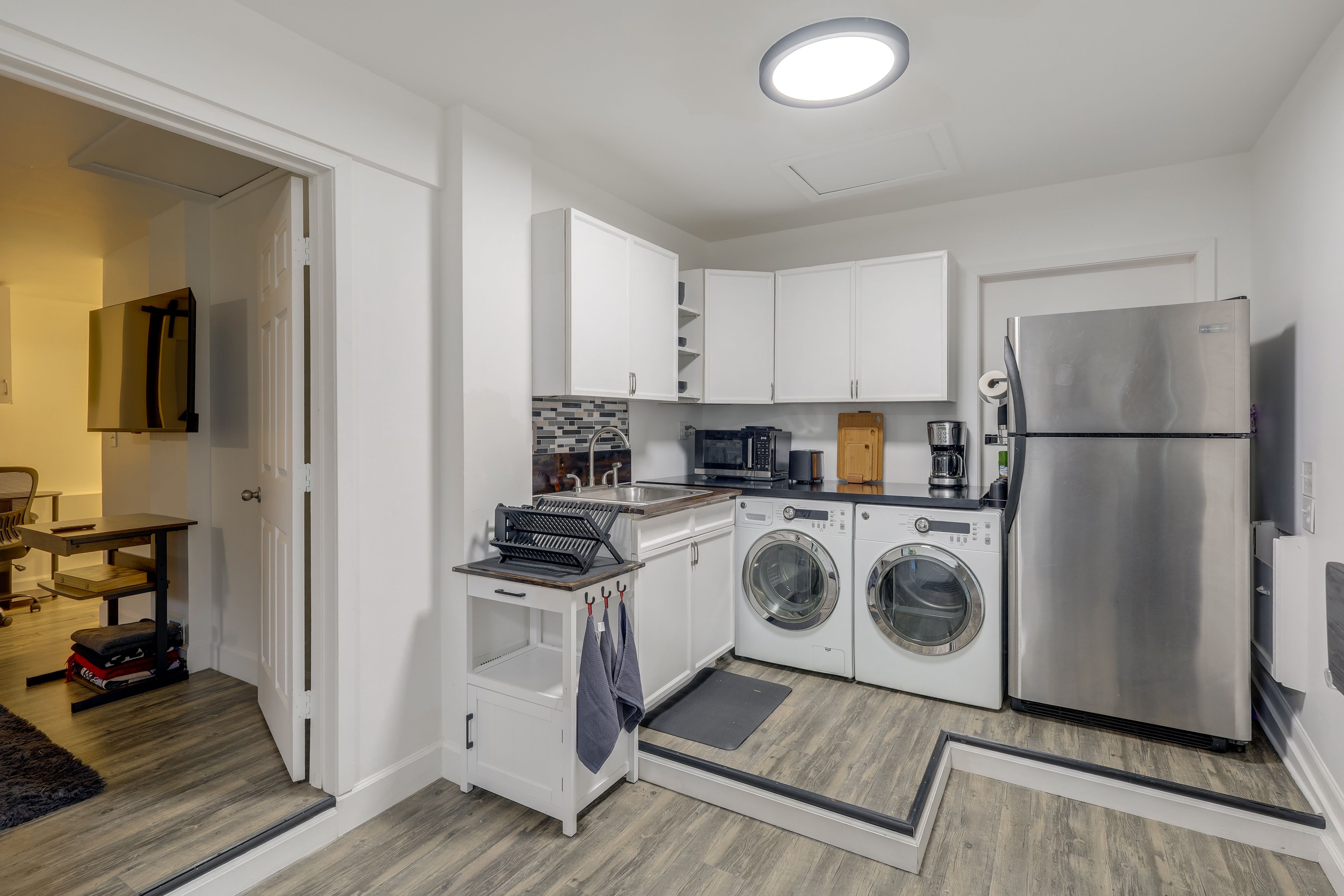 Kitchenette | Refrigerator | Cooking Basics