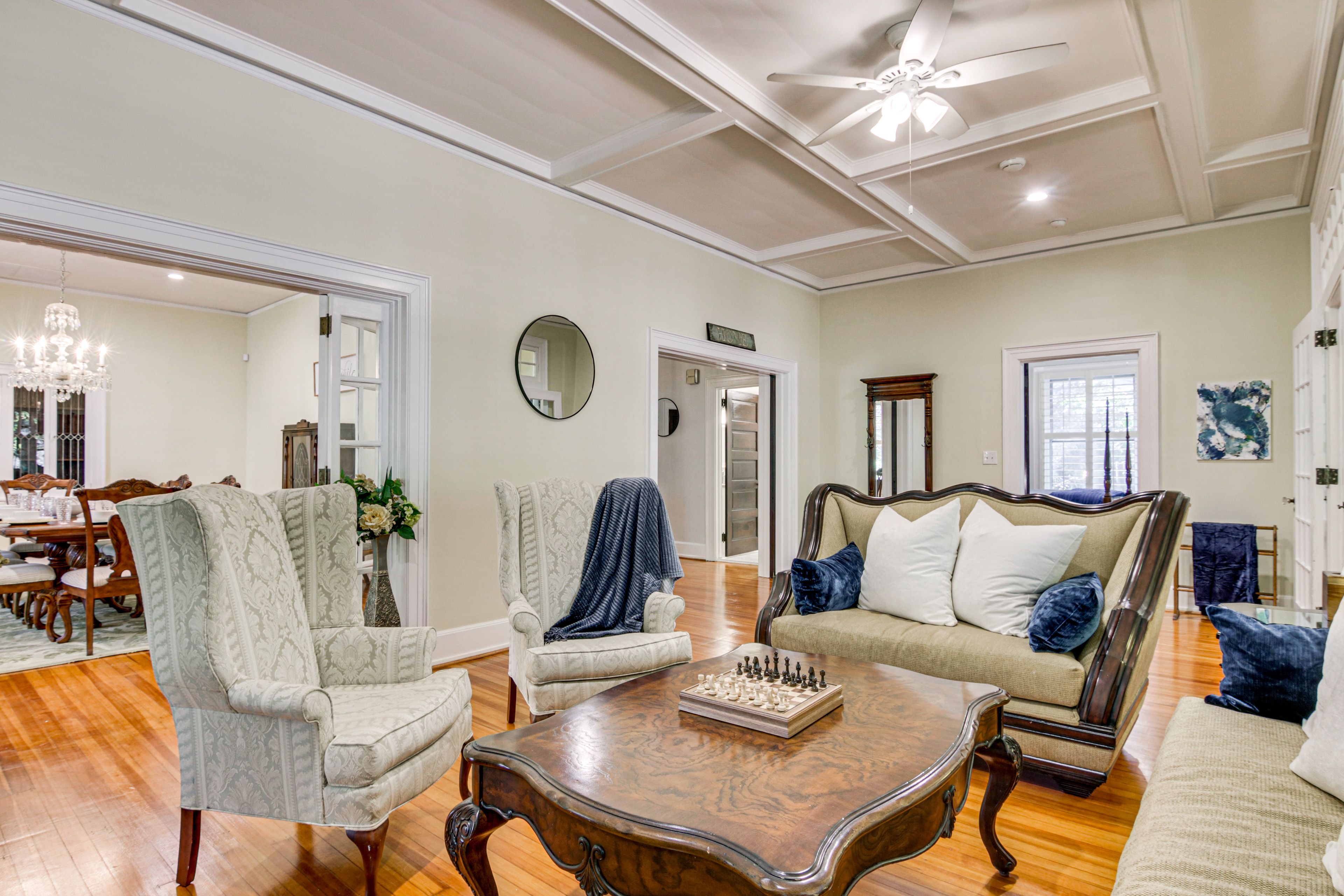 Living Room | Free WiFi