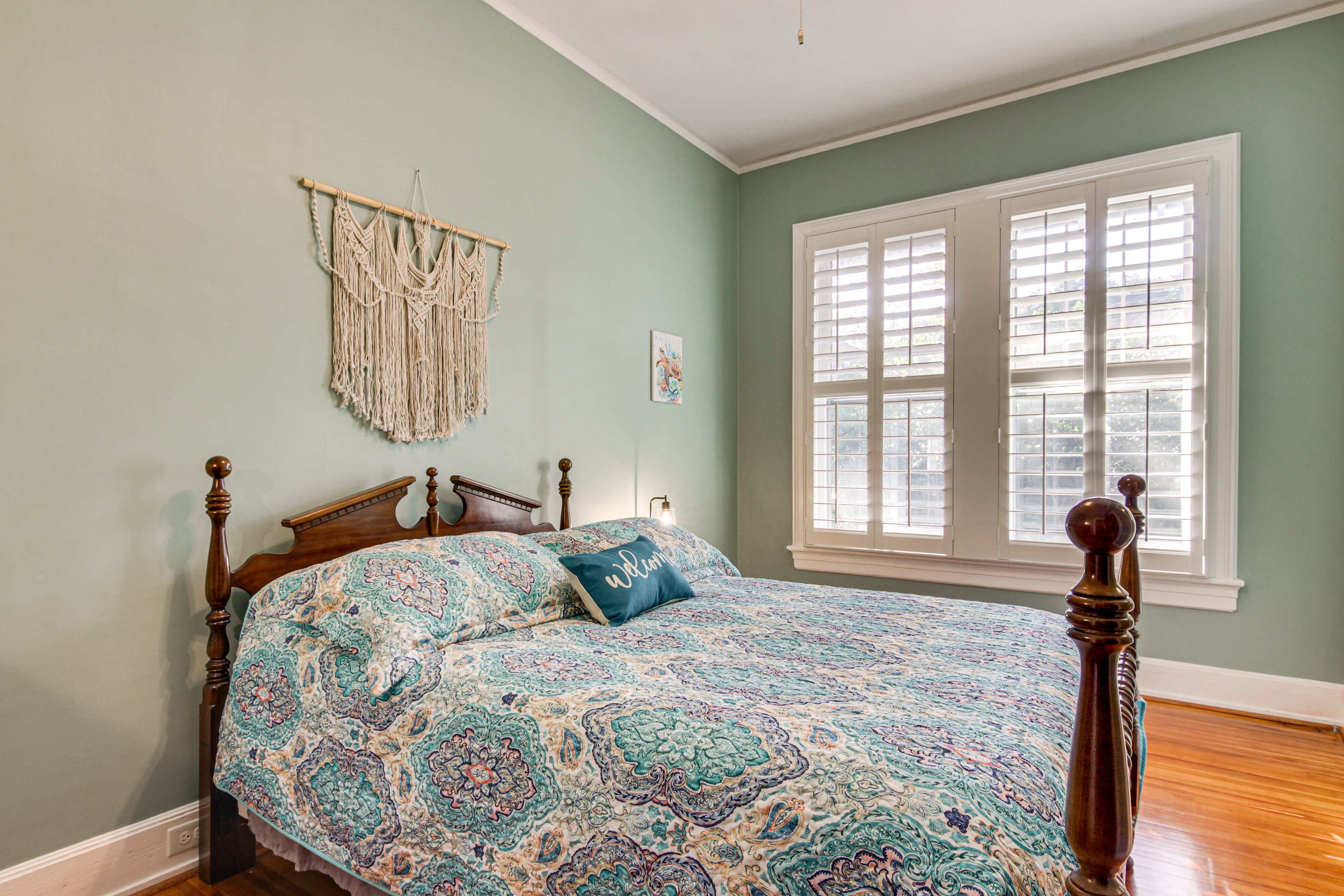 Bedroom 3 | Queen Bed