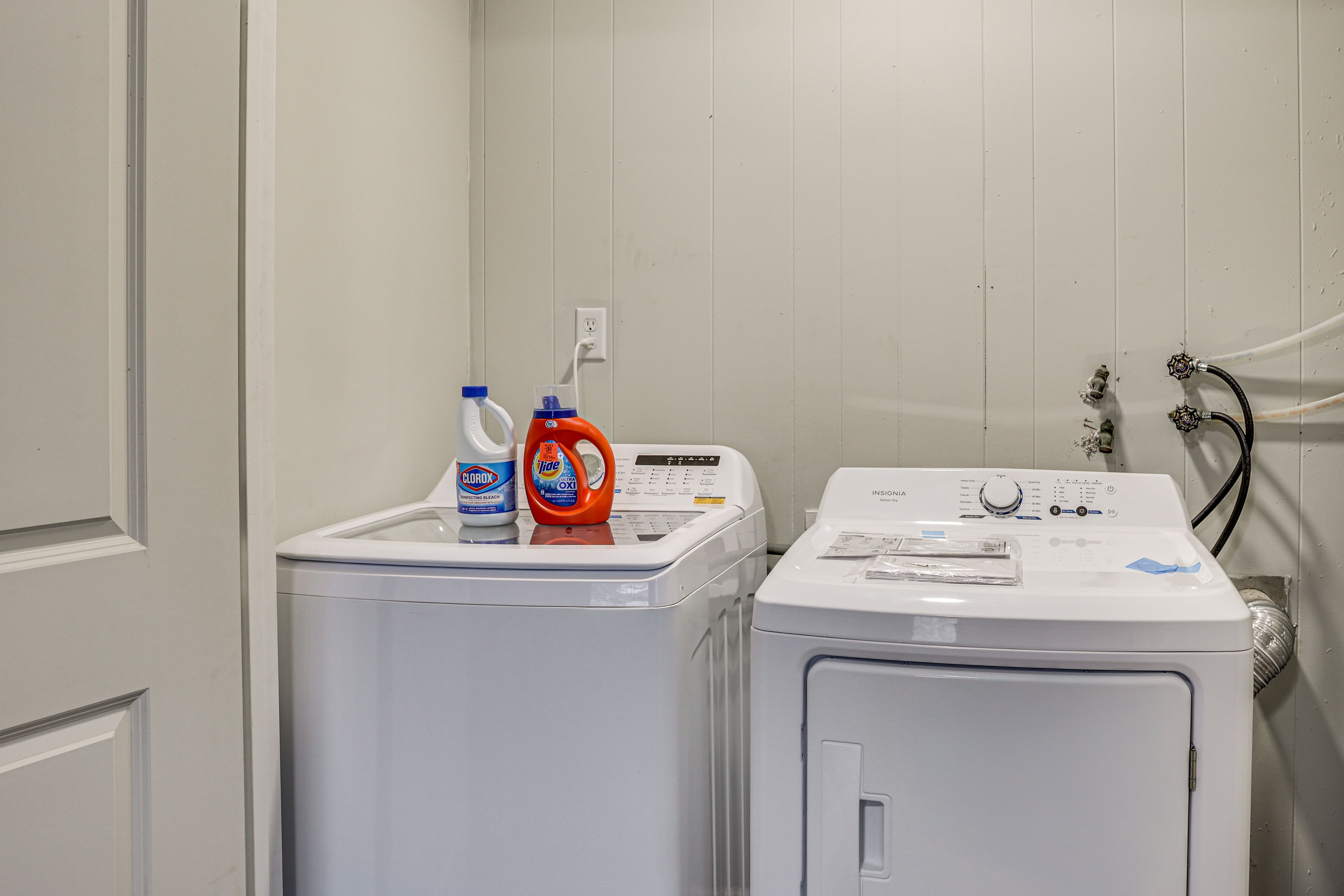 Laundry Area | Washer/Dryer