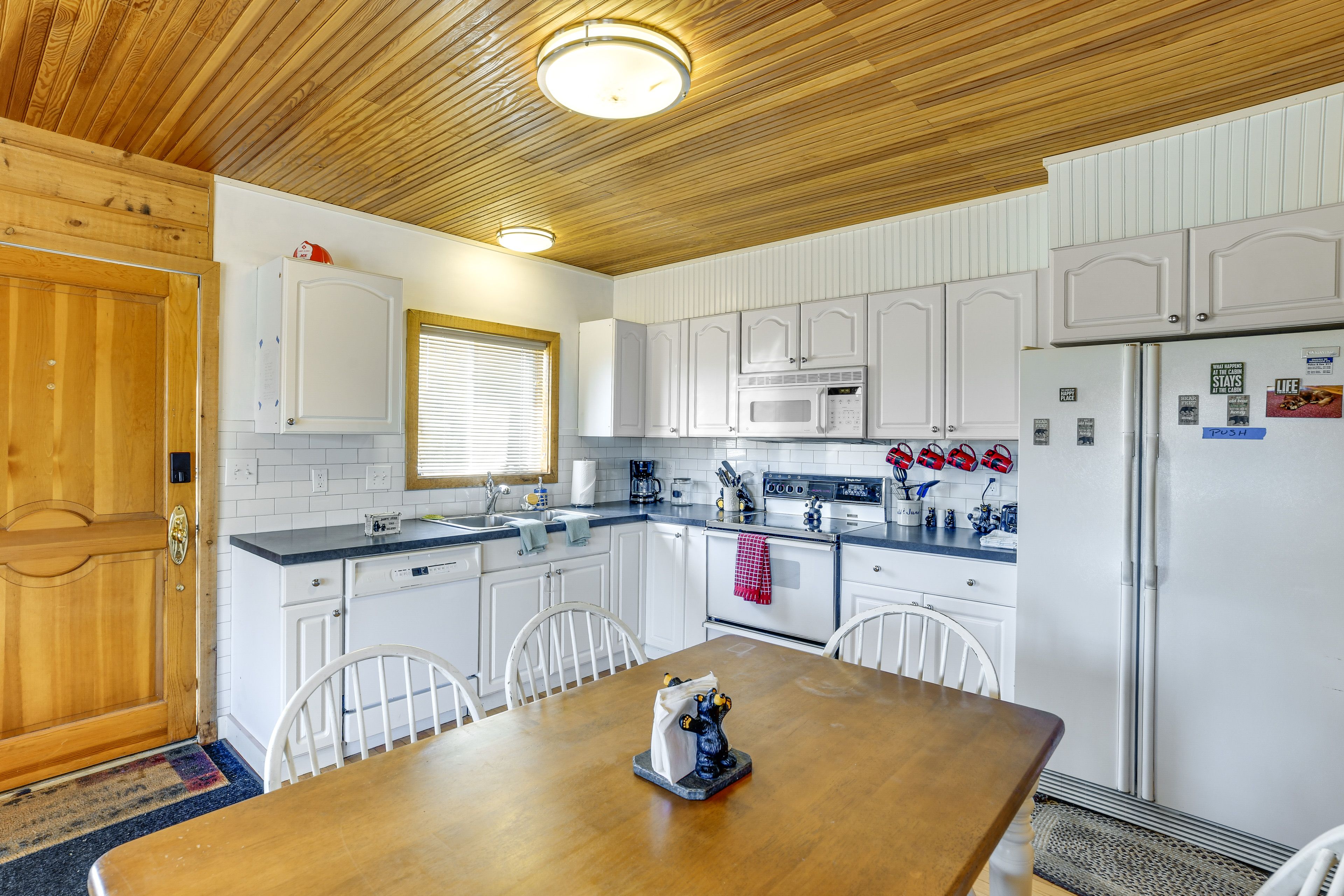 Kitchen & Dining Area | 1st Floor