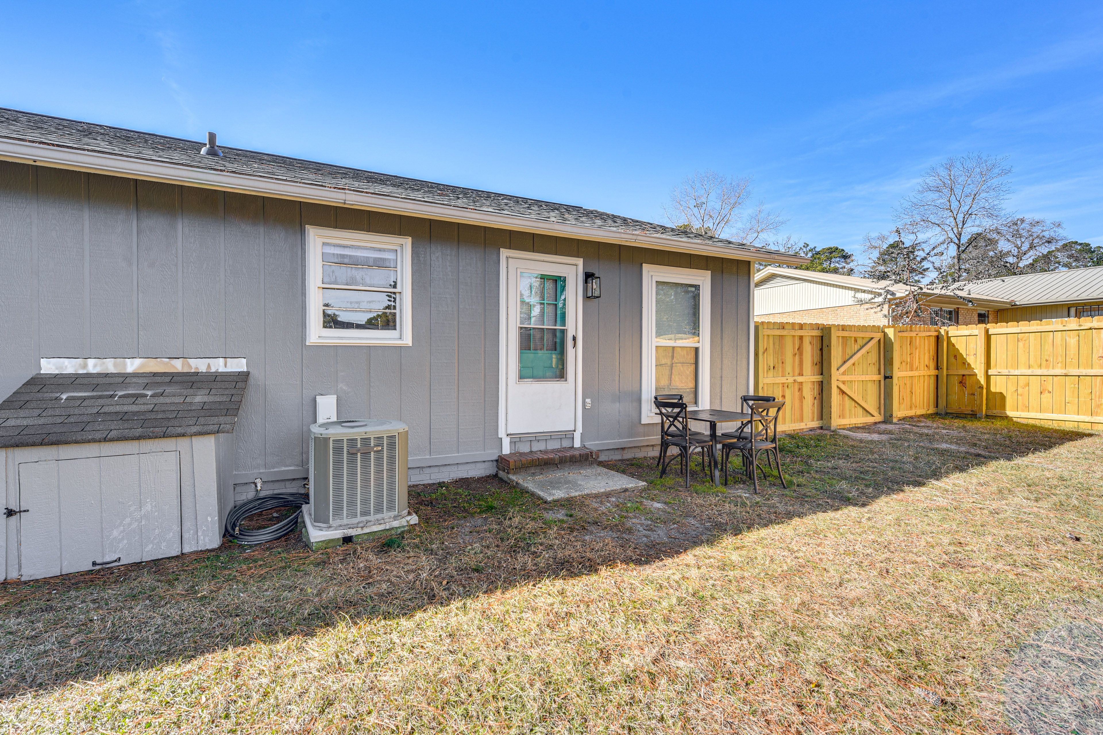 Fenced Backyard | Dining Area | Yard Games