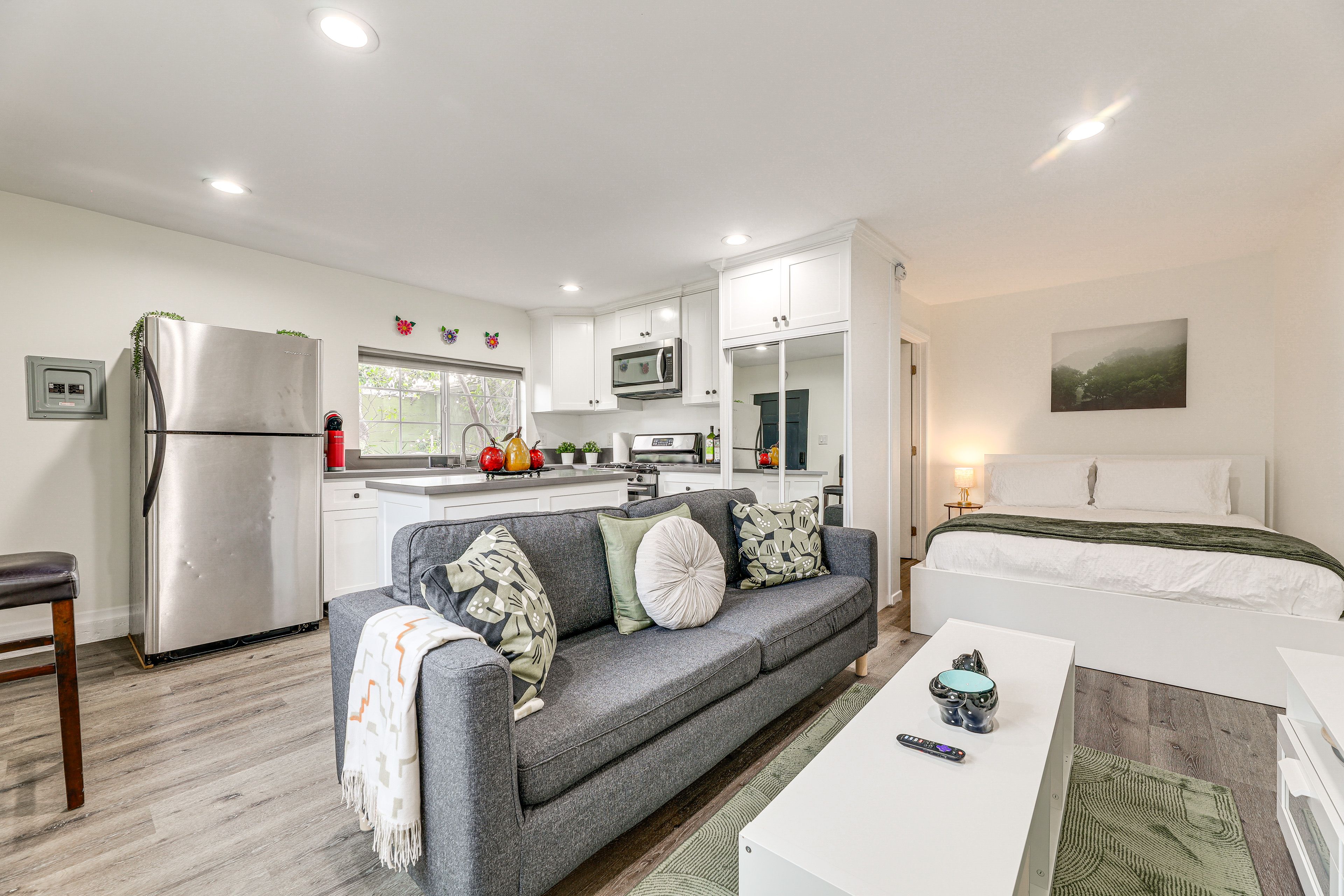 Los Angeles Vacation Rental | Studio | 1BA | 400 Sq Ft | Step-Free Access